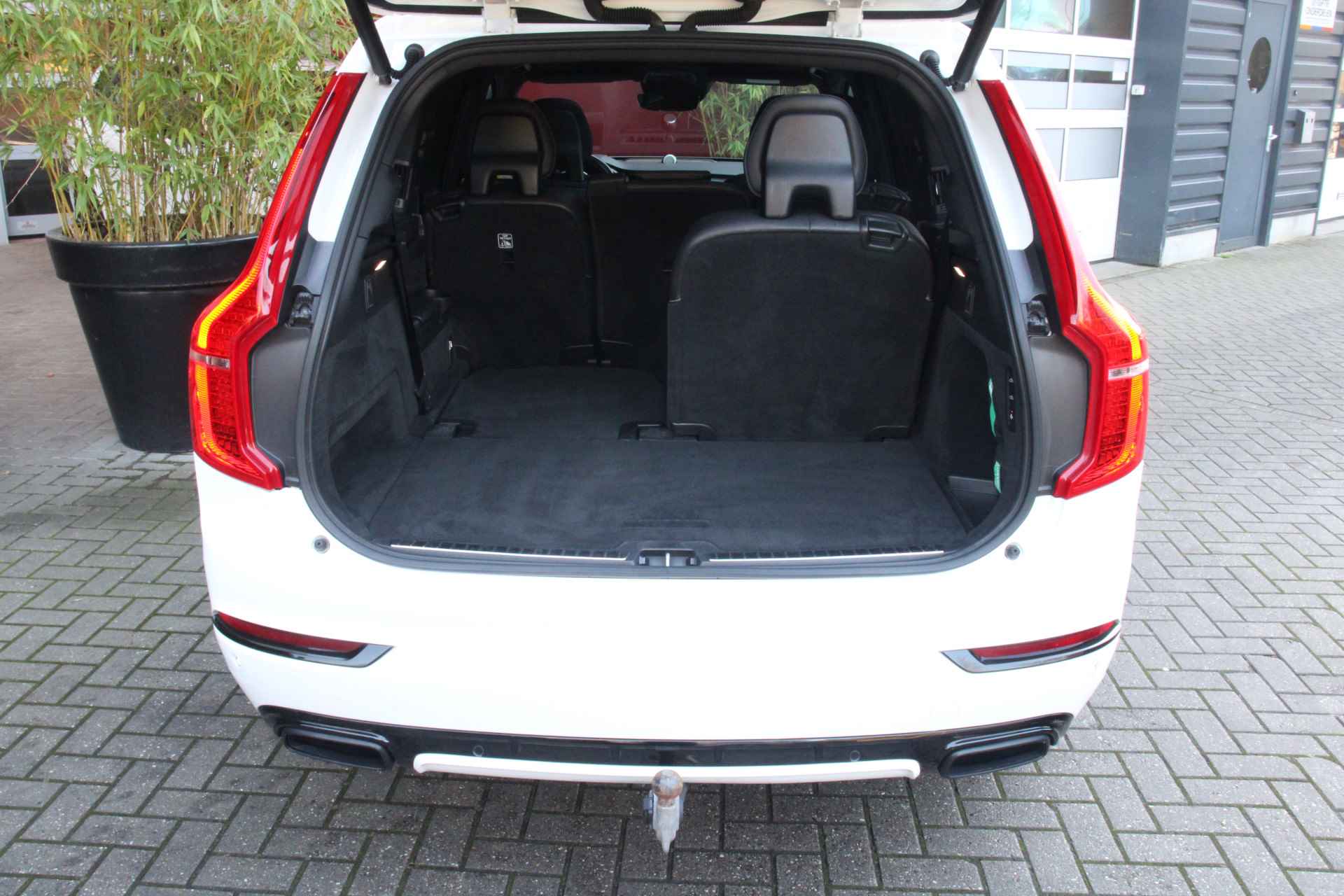 Volvo XC90 2.0 T8 Twin Engine AWD R-Design | Luchtvering | Trekhaak | Bowers&Wilkins | Head-up | Adaptive Cruise | 22" Velgen - 9/19