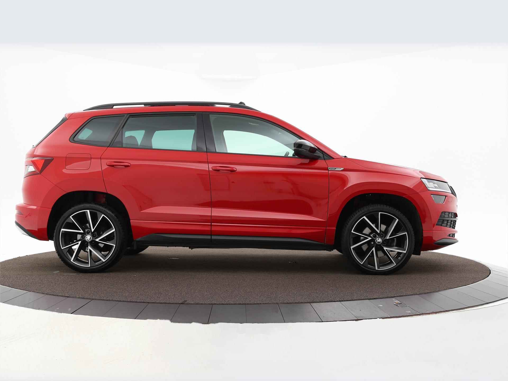 Skoda Karoq 1.5 Tsi 150pk DSG ACT Sportline Business · Panoramadak · ACC · Keyless · Camera · P-Sensoren · Smart-Link · Navi · 19'' Inch · - 6/44