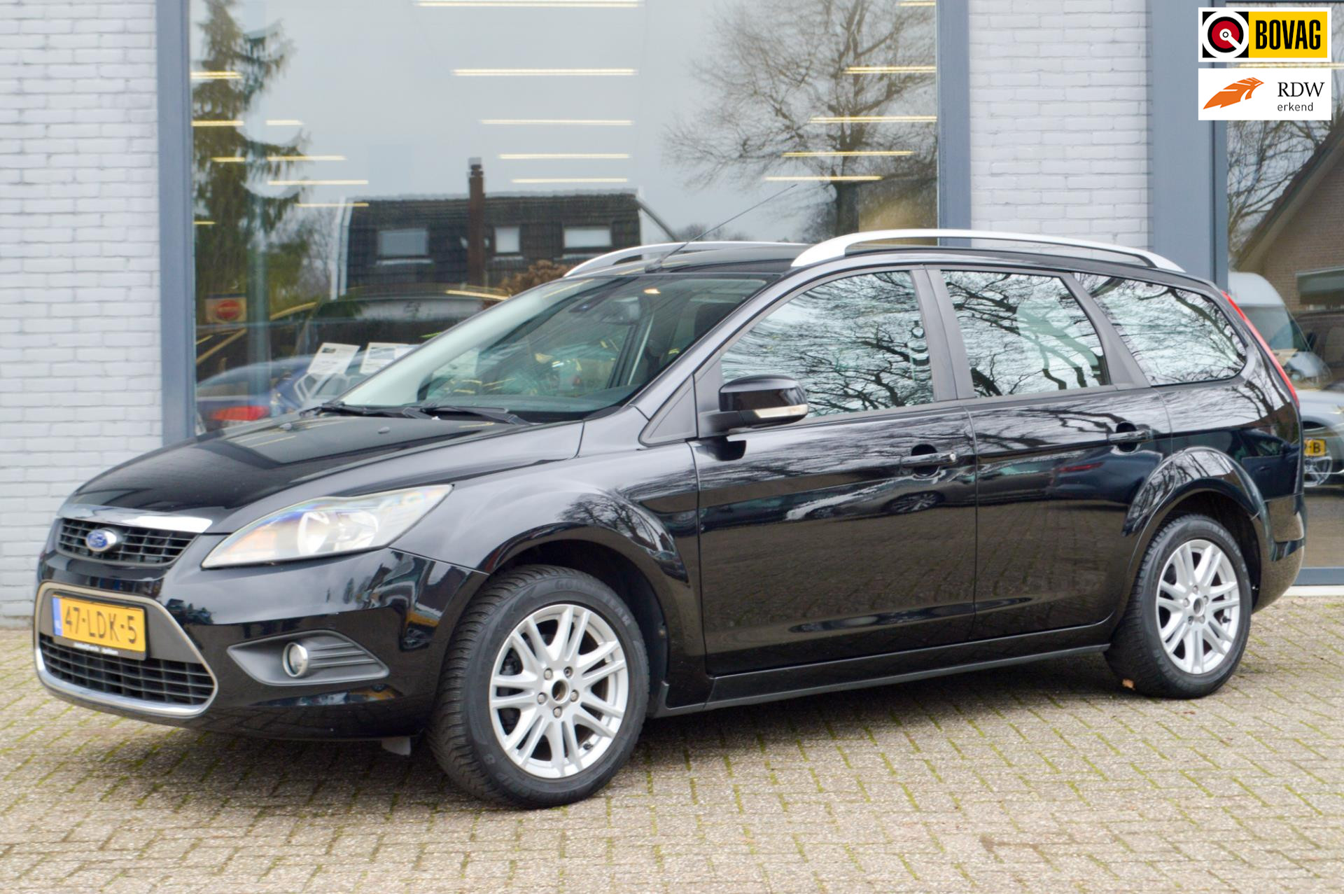 Ford Focus Wagon 1.8 Limited | Airco | Cruise | Navigatie | Trekhaak bij viaBOVAG.nl