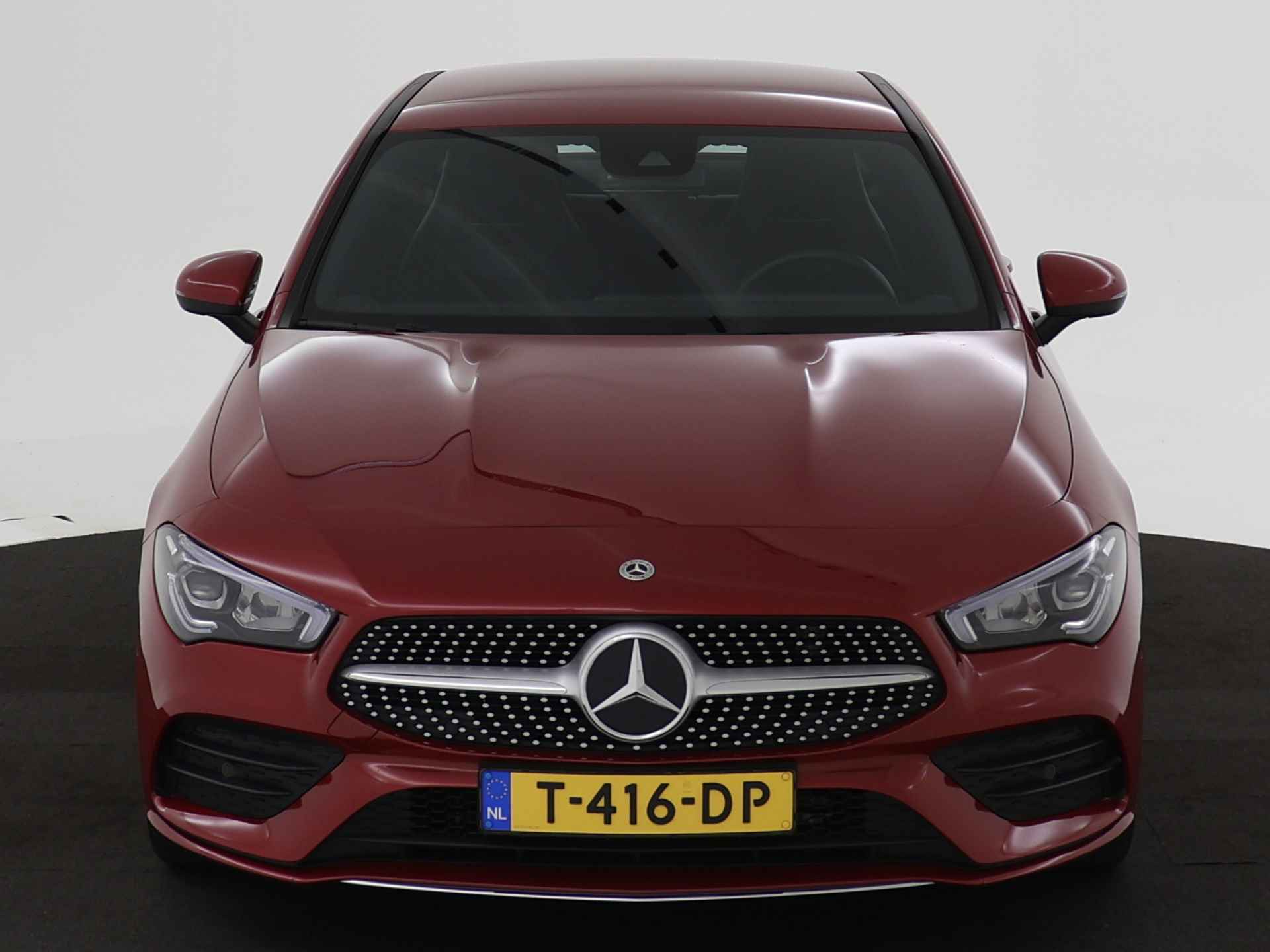 Mercedes-Benz CLA-Klasse 200 AMG Sportpakket | Keyless Go | Sfeerverlichting | Stoelverwarming | Parkeerpakket met Camera | LED | DAB | Inclusief 24 maanden MB Certified garantie voor Europa. - 27/43