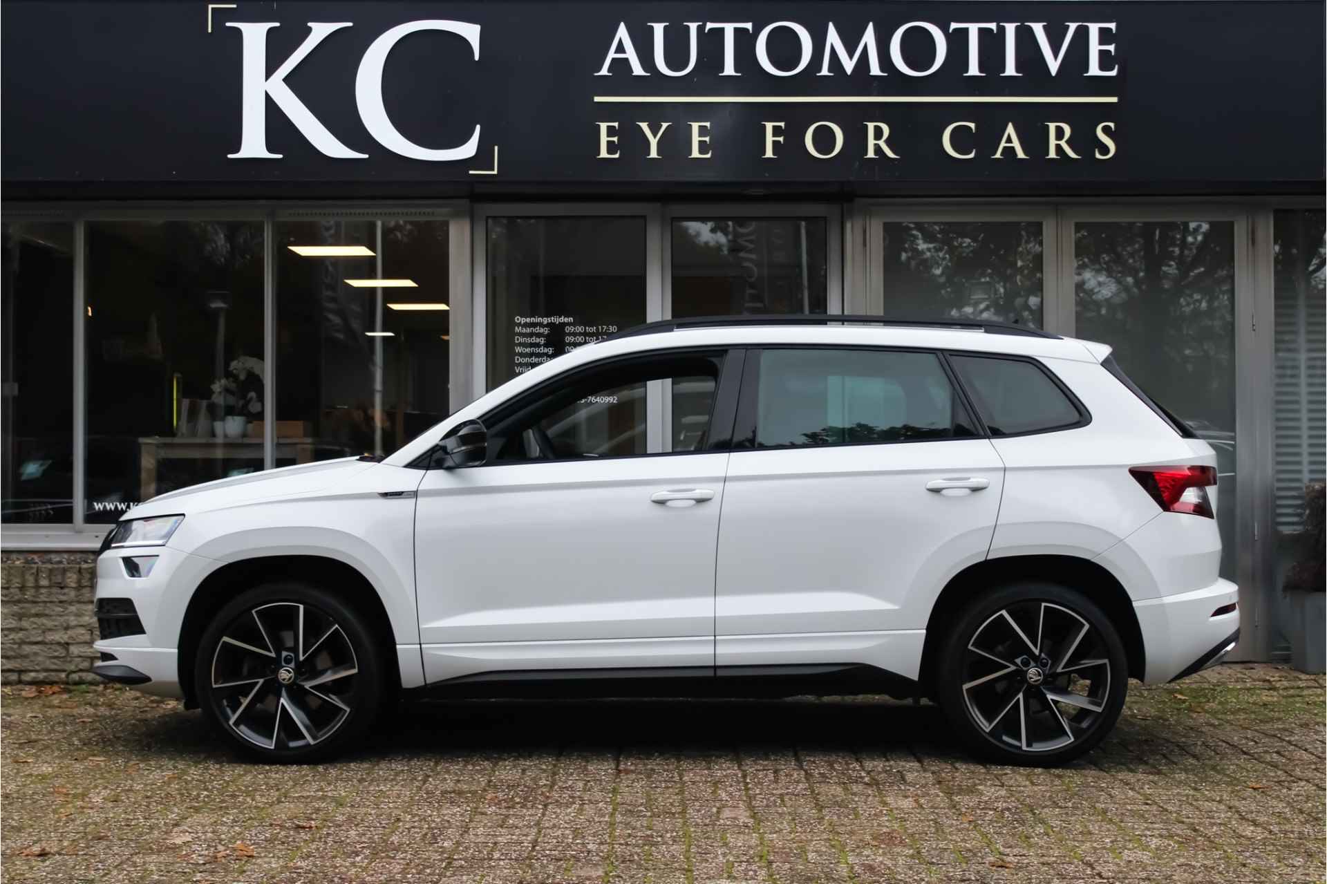 Škoda Karoq 1.5TSI Sportline | VAN: 24.950,- VOOR 23.442,- EINDEJAARSVOORDEEL: 1.508,- Pano | Virtual | Canton | Keyless - 4/35