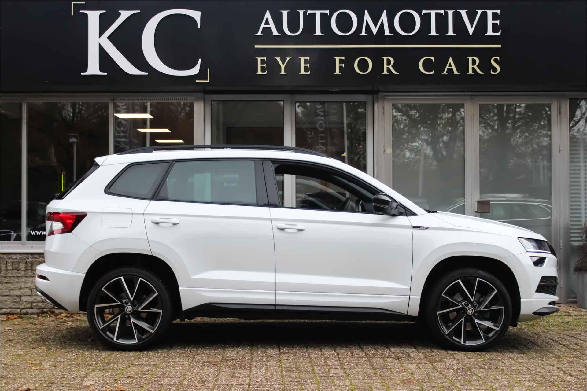 Škoda Karoq 1.5TSI Sportline | VAN: 24.950,- VOOR 23.442,- EINDEJAARSVOORDEEL: 1.508,- Pano | Virtual | Canton | Keyless - 9/35