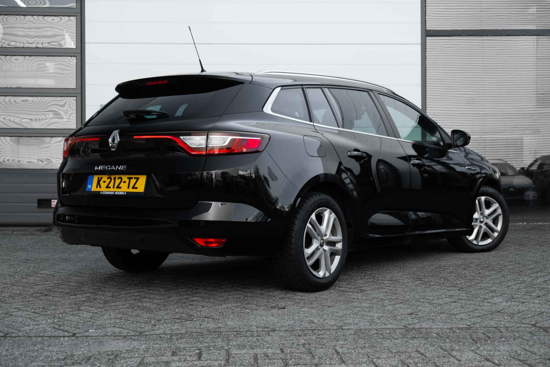 Renault Mégane Estate 1.3 TCe 140 PK Limited | automaat | All Season banden | | incl. Bovag rijklaarpakket met 12 maanden garantie - 2/52