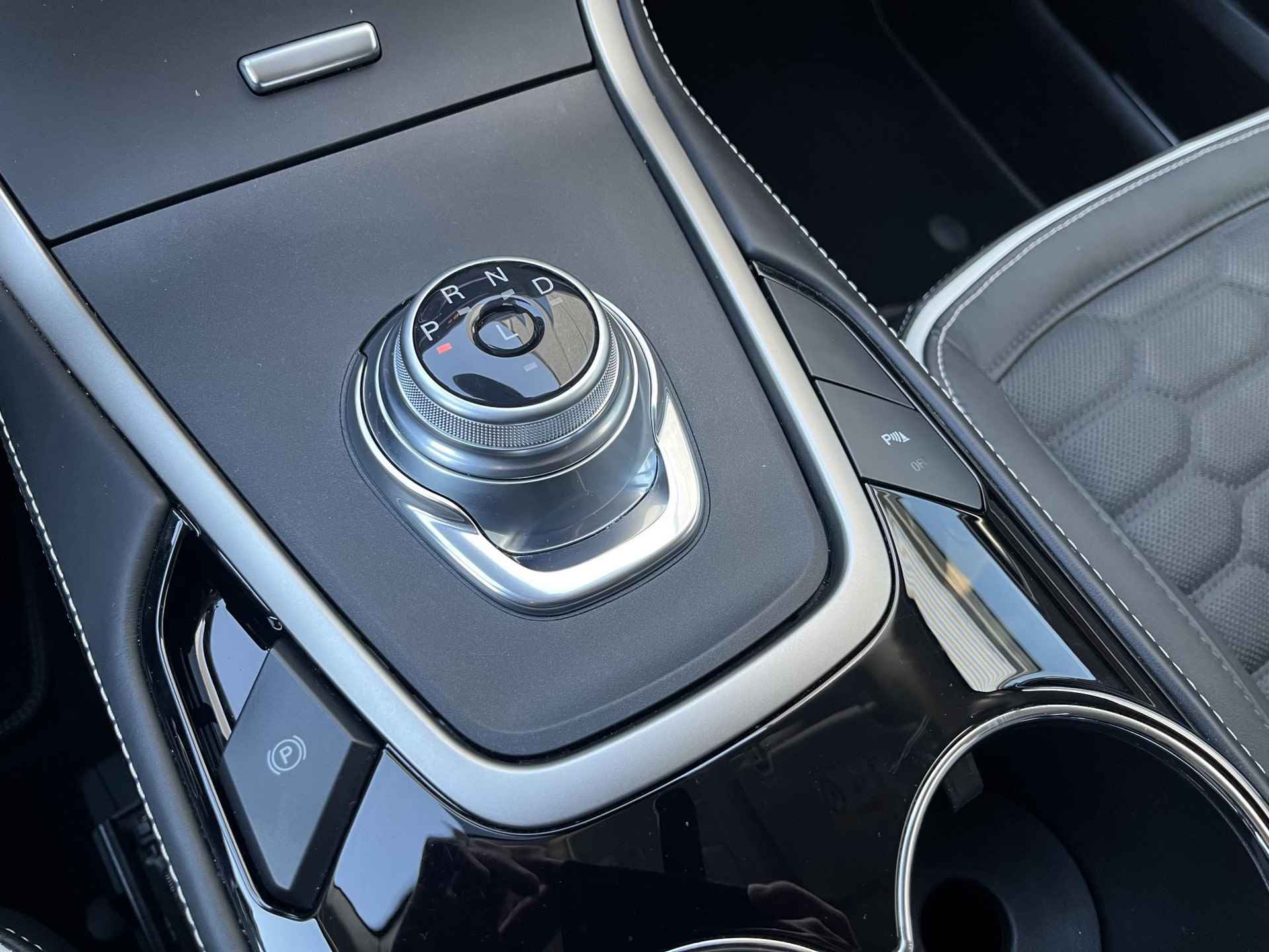 Ford S-Max 2.5 FHEV Vignale 190pk Hybrid | Trekhaak afneembaar | 1.750 kg trekgewicht | Stoelverwarming + ventilatie | Lederen bekleding + Memory stand | Navigatie | - 40/47