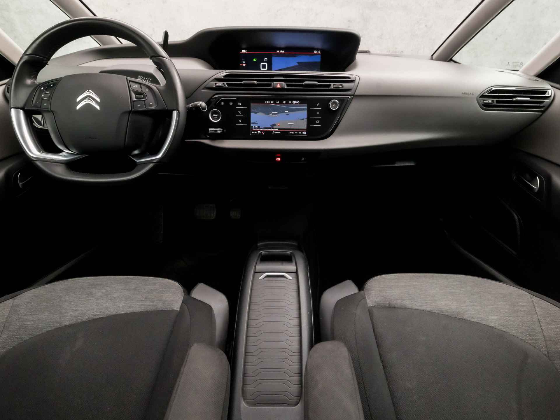 Citroën Grand C4 Spacetourer 1.2 PureTech Sport 7 Persoons Automaat (APPLE CARPLAY, GROOT NAVI, CAMERA, CLIMATE, TREKHAAK, SPORTSTOELEN, NIEUWE APK, PARKEERSENSOREN, TREKHAAK, NIEUWSTAAT) - 6/35