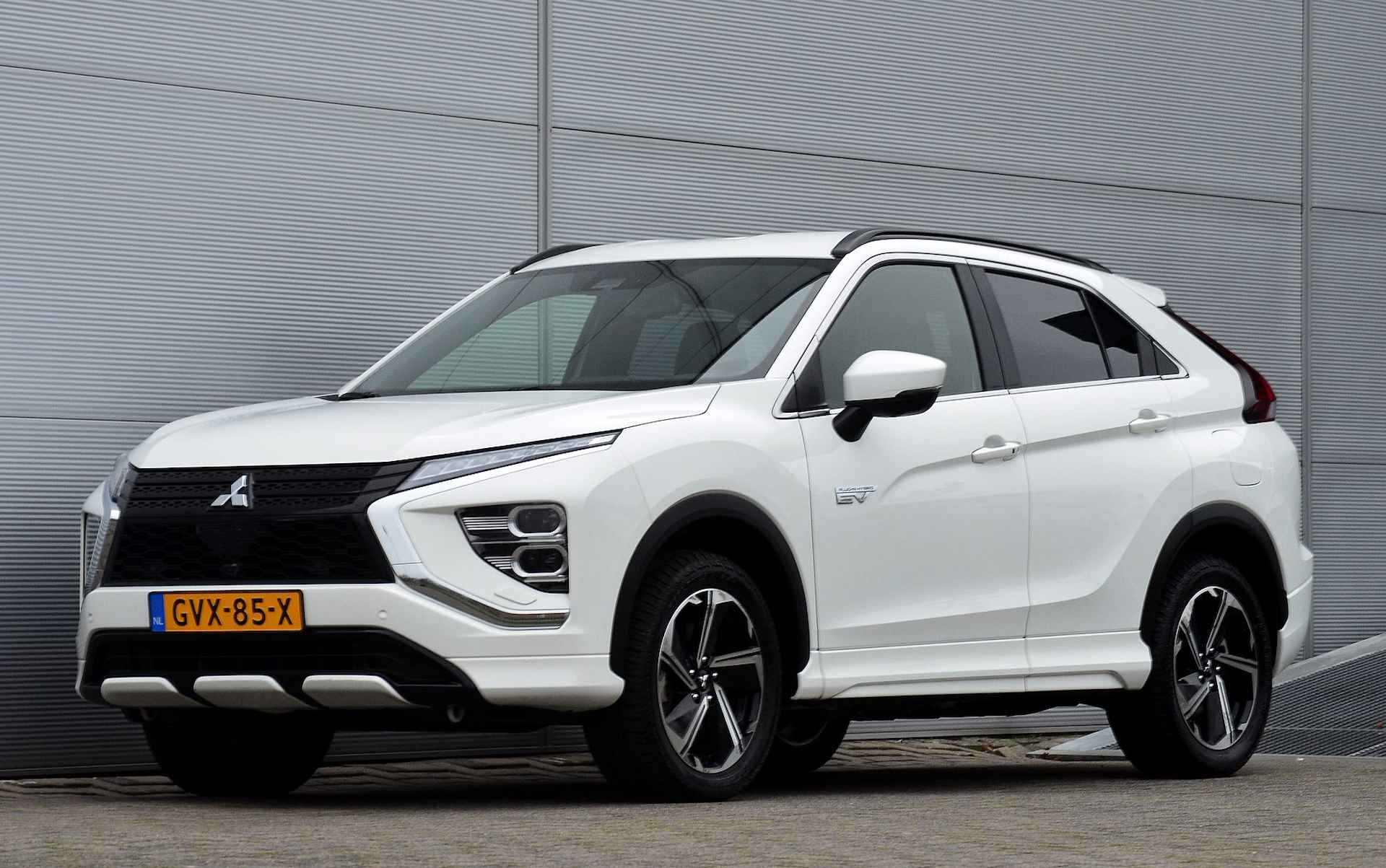 Mitsubishi Eclipse Cross PHEV 2.4 EXECUTIVE 4WD | PLUG IN HYBRID | ALL SEASON BANDEN | ADAPTIEF CRUISE | FABRIEKGARANTIE TOT 21-12-2031* | ALL-IN RIJKLAARPRIJS - 6/50