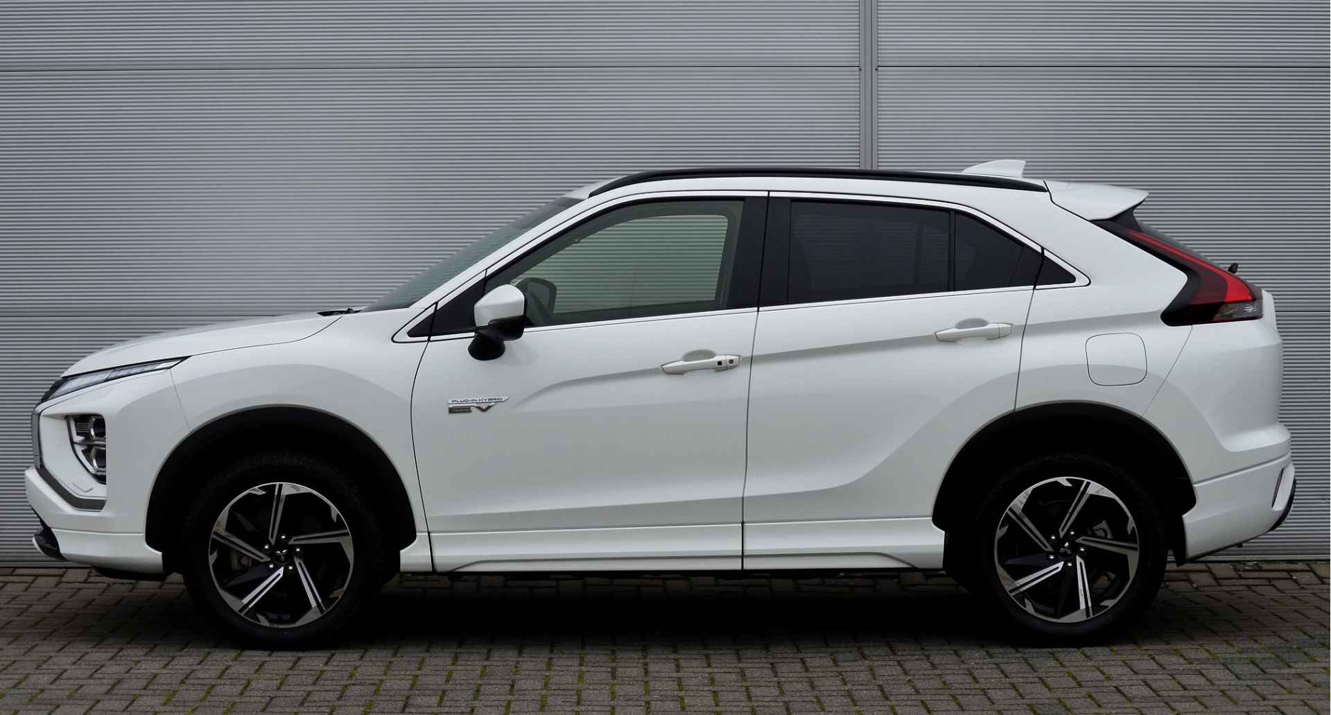 Mitsubishi Eclipse Cross PHEV 2.4 EXECUTIVE 4WD | PLUG IN HYBRID | ALL SEASON BANDEN | ADAPTIEF CRUISE | FABRIEKGARANTIE TOT 21-12-2031* | ALL-IN RIJKLAARPRIJS - 7/50