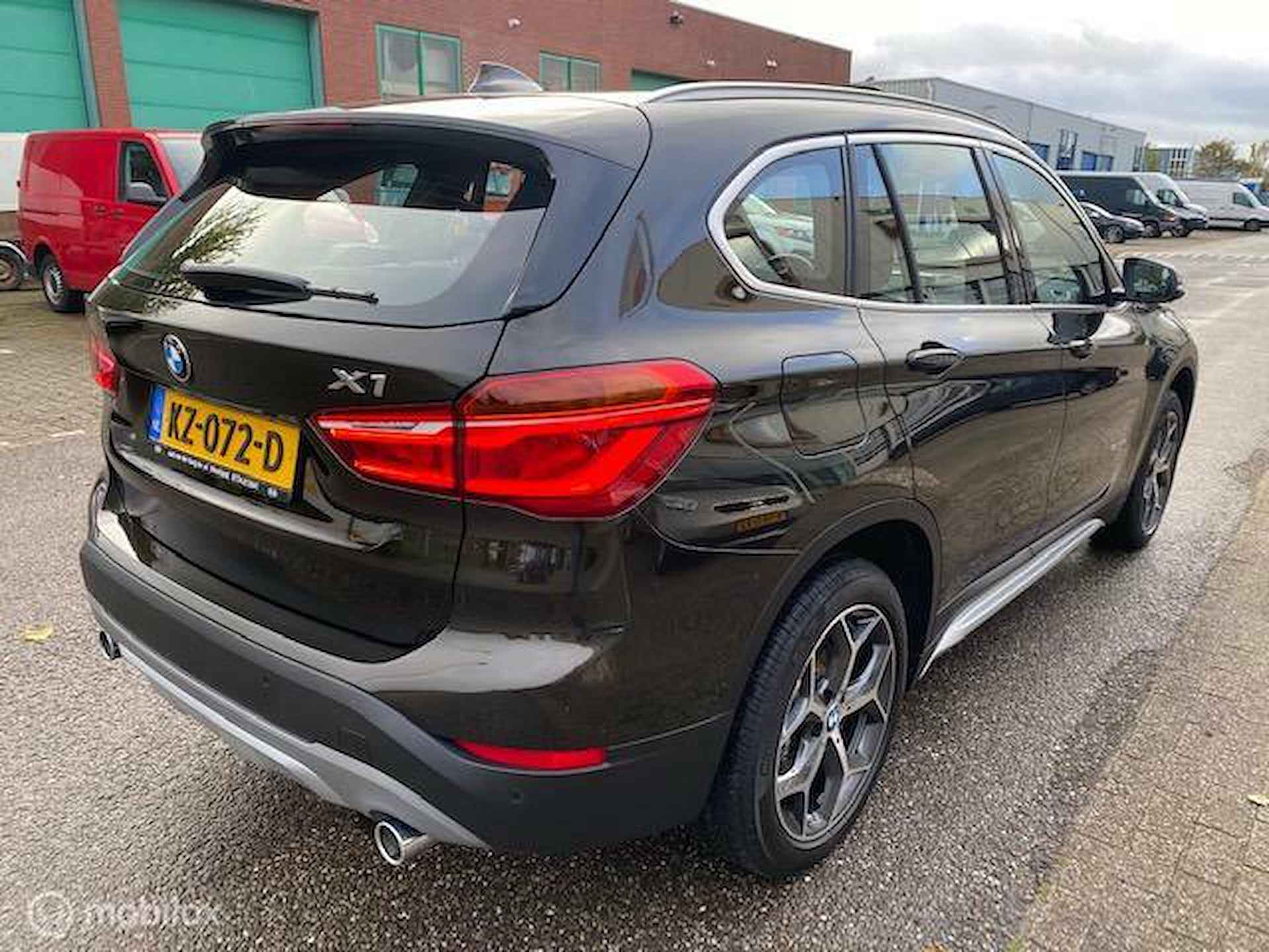 BMW X1 sDrive20i 192pk Centennial High Executive , Panorama dak , Navigatie , Parkeerhulp , Leder bekleding stoel verwarming , Trekgewicht 1800 kg, full option , lage km stand incl NAP  , 1e eigenaar - 5/39