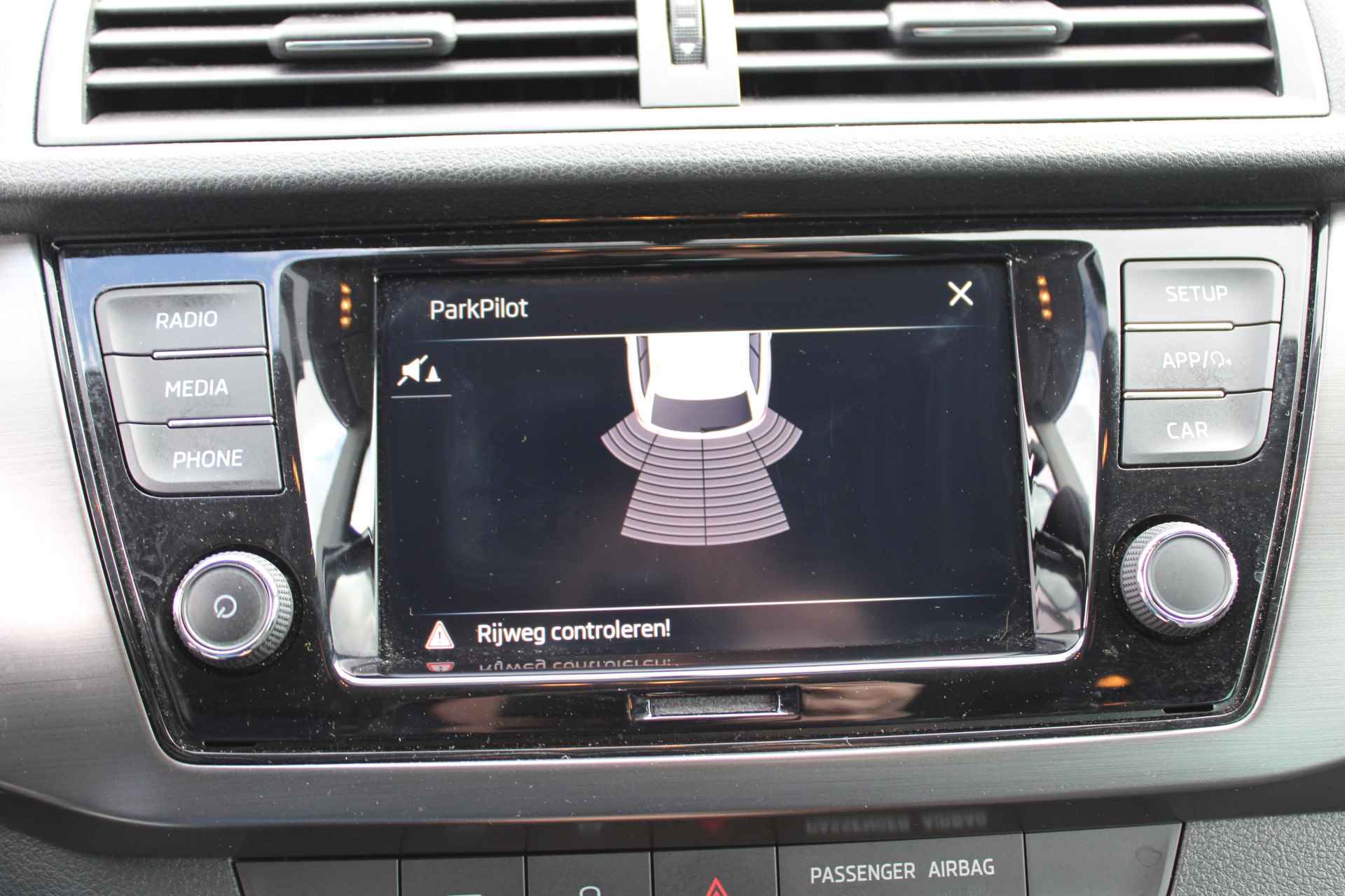 Škoda Fabia Combi 1.0 TSI Business Edition Parkeersensoren / Cruise control / Airco / Bluetooth / Apple Carplay - 20/38