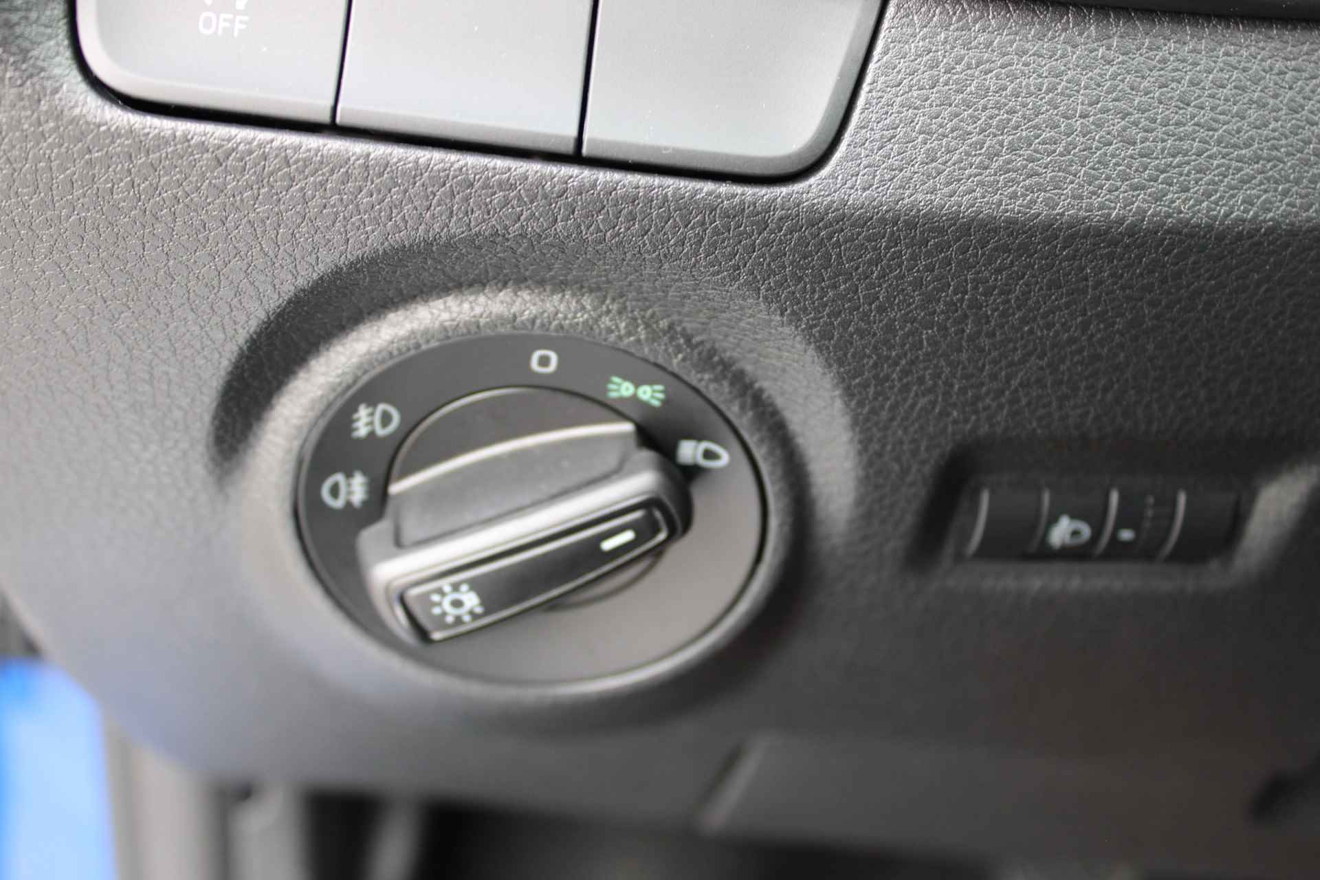 Škoda Fabia Combi 1.0 TSI Business Edition Parkeersensoren / Cruise control / Airco / Bluetooth / Apple Carplay - 26/38
