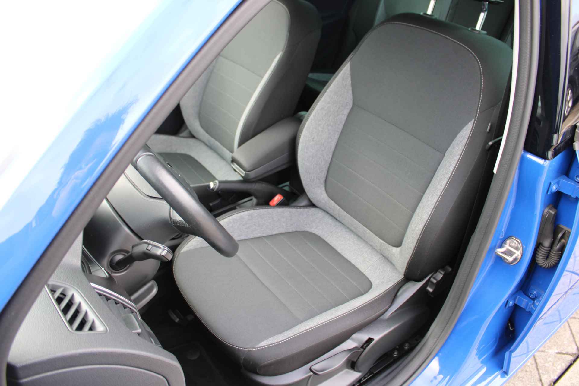 Škoda Fabia Combi 1.0 TSI Business Edition Parkeersensoren / Cruise control / Airco / Bluetooth / Apple Carplay - 29/38