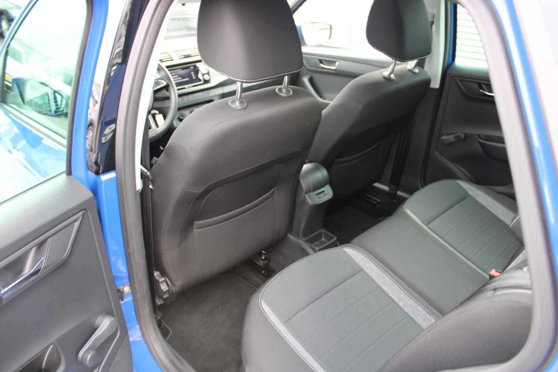 Škoda Fabia Combi 1.0 TSI Business Edition Parkeersensoren / Cruise control / Airco / Bluetooth / Apple Carplay - 30/38