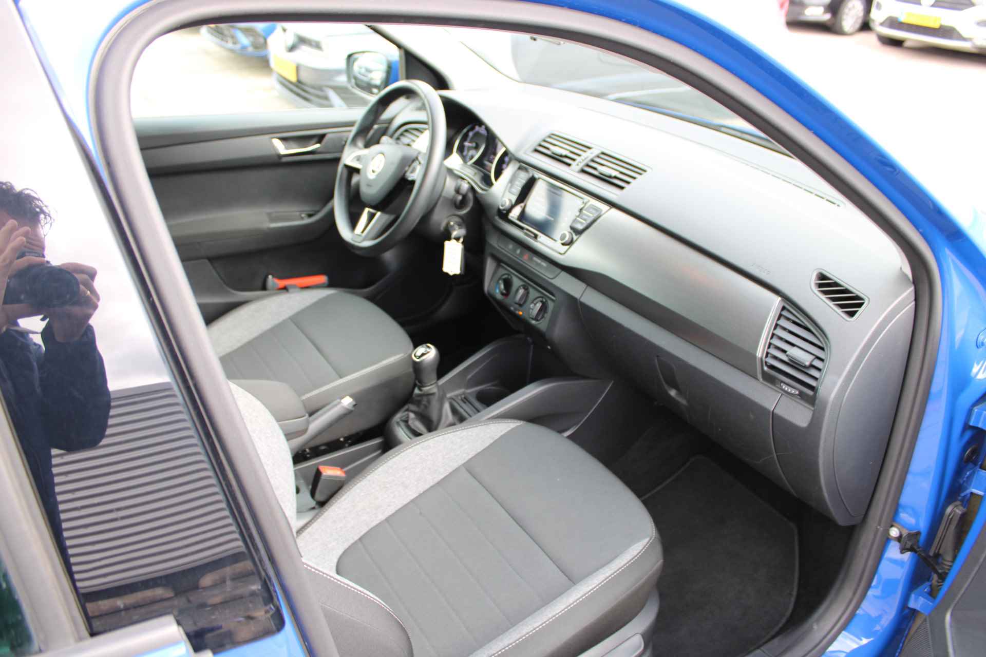 Škoda Fabia Combi 1.0 TSI Business Edition Parkeersensoren / Cruise control / Airco / Bluetooth / Apple Carplay - 35/38