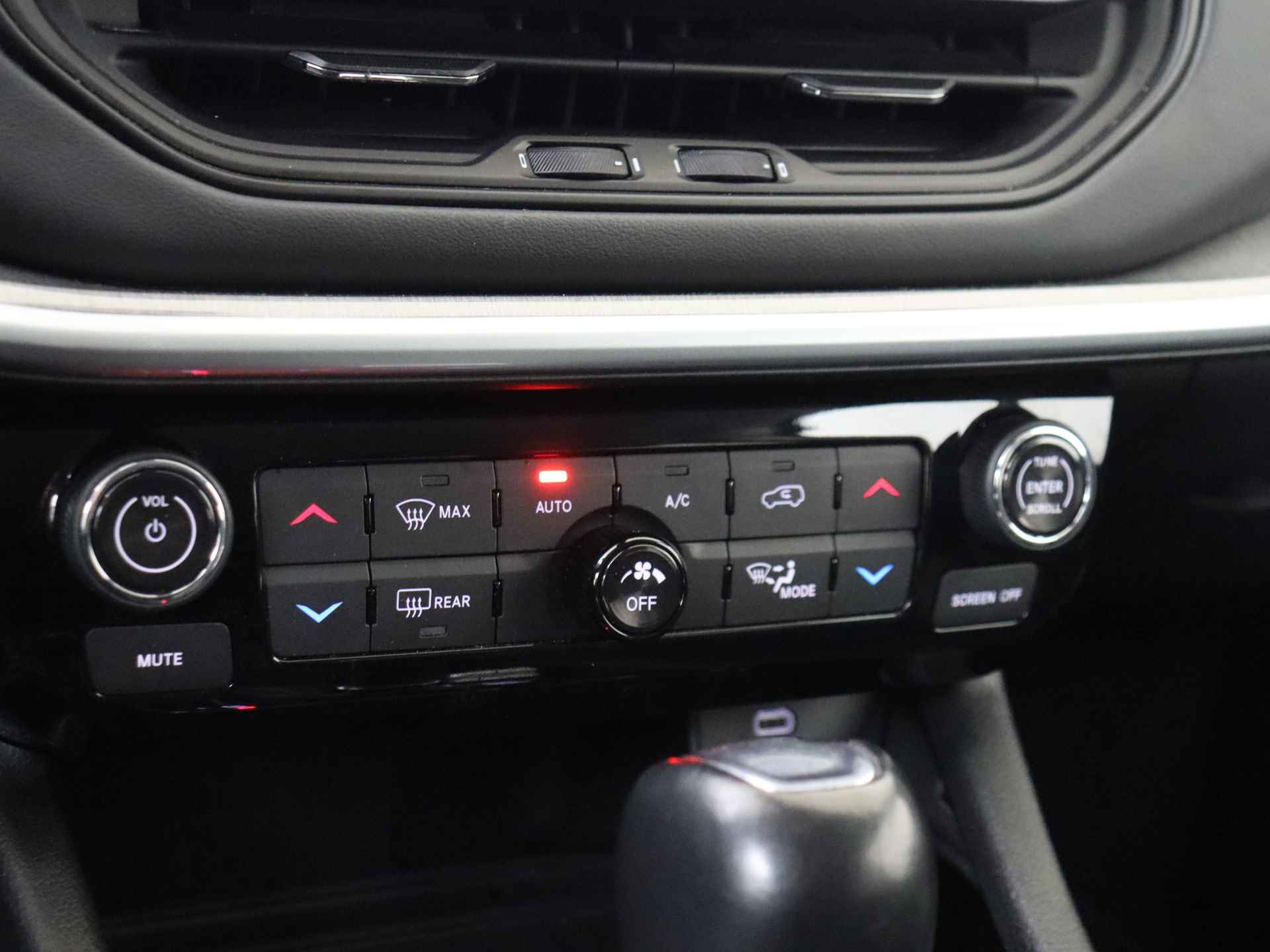 Jeep Compass 4xe 240 Plug-in Hybrid Electric S Leder interieur | Keyless | Navigatie | Apple carplay - 26/37