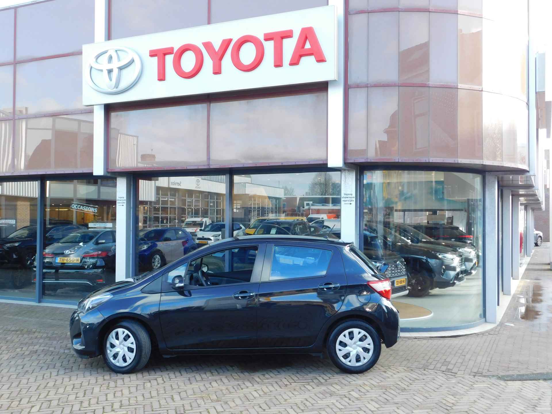 Toyota Yaris 1.0 VVT-i Comfort | Lage KM Stand!!| - 3/48