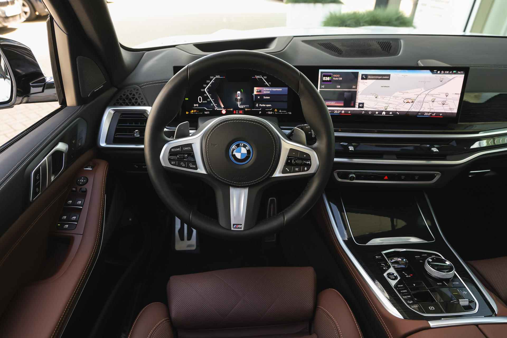 BMW X5 xDrive50e High Executive M Sport Automaat / Panoramadak / Adaptieve LED / Harman Kardon / Soft close / Live Cockpit Professional / Parking Assistant Professional / Gesture Control - 4/45