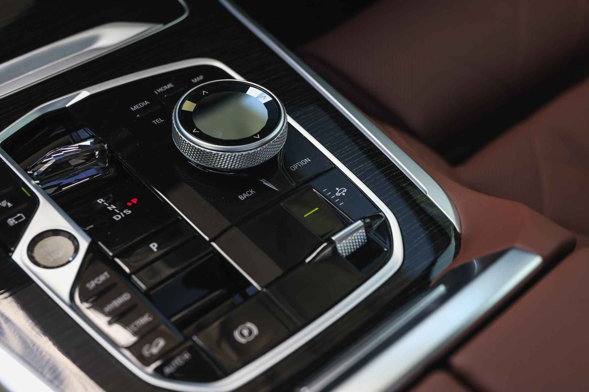 BMW X5 xDrive50e High Executive M Sport Automaat / Panoramadak / Adaptieve LED / Harman Kardon / Soft close / Live Cockpit Professional / Parking Assistant Professional / Gesture Control - 19/45