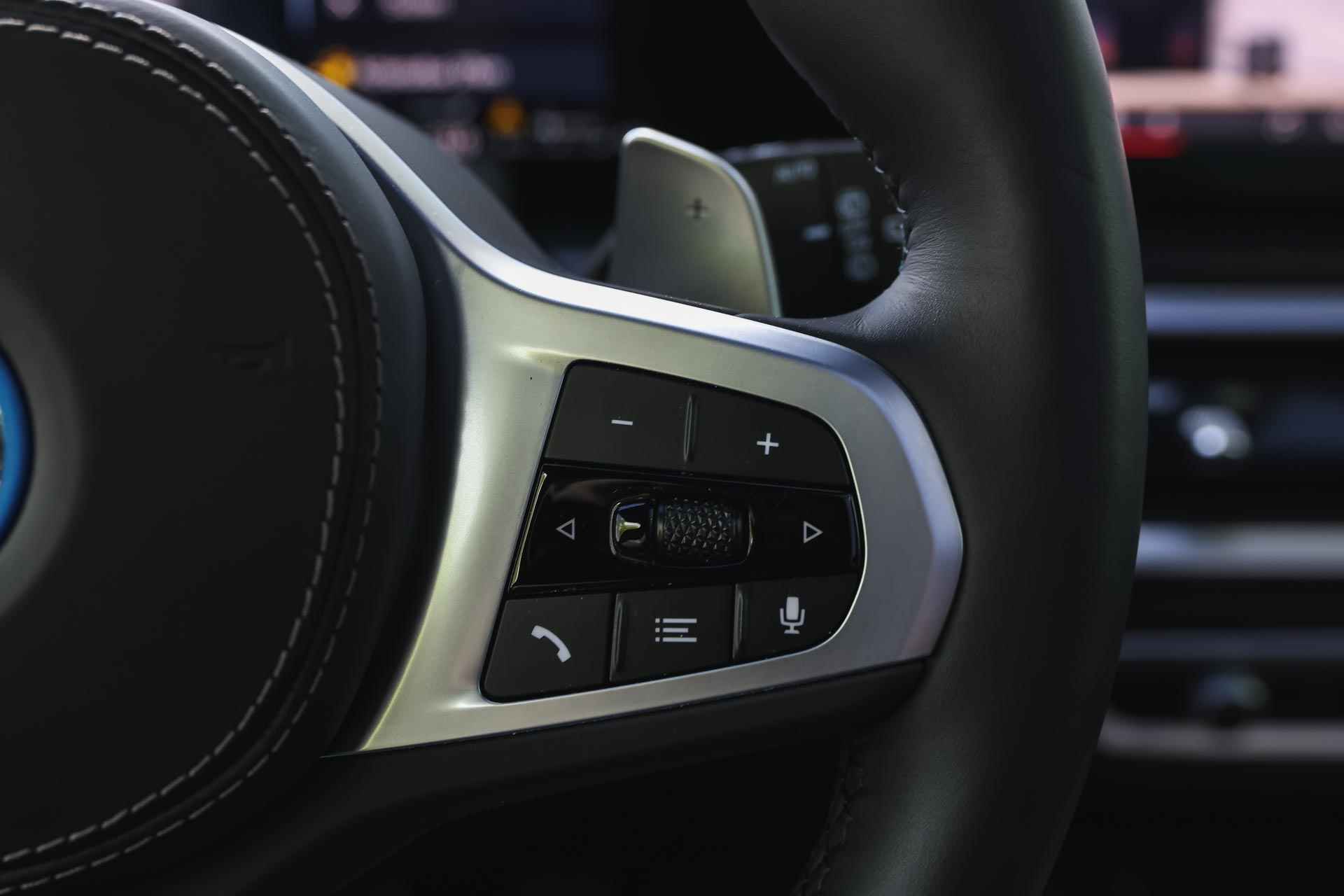 BMW X5 xDrive50e High Executive M Sport Automaat / Panoramadak / Adaptieve LED / Harman Kardon / Soft close / Live Cockpit Professional / Parking Assistant Professional / Gesture Control - 22/45