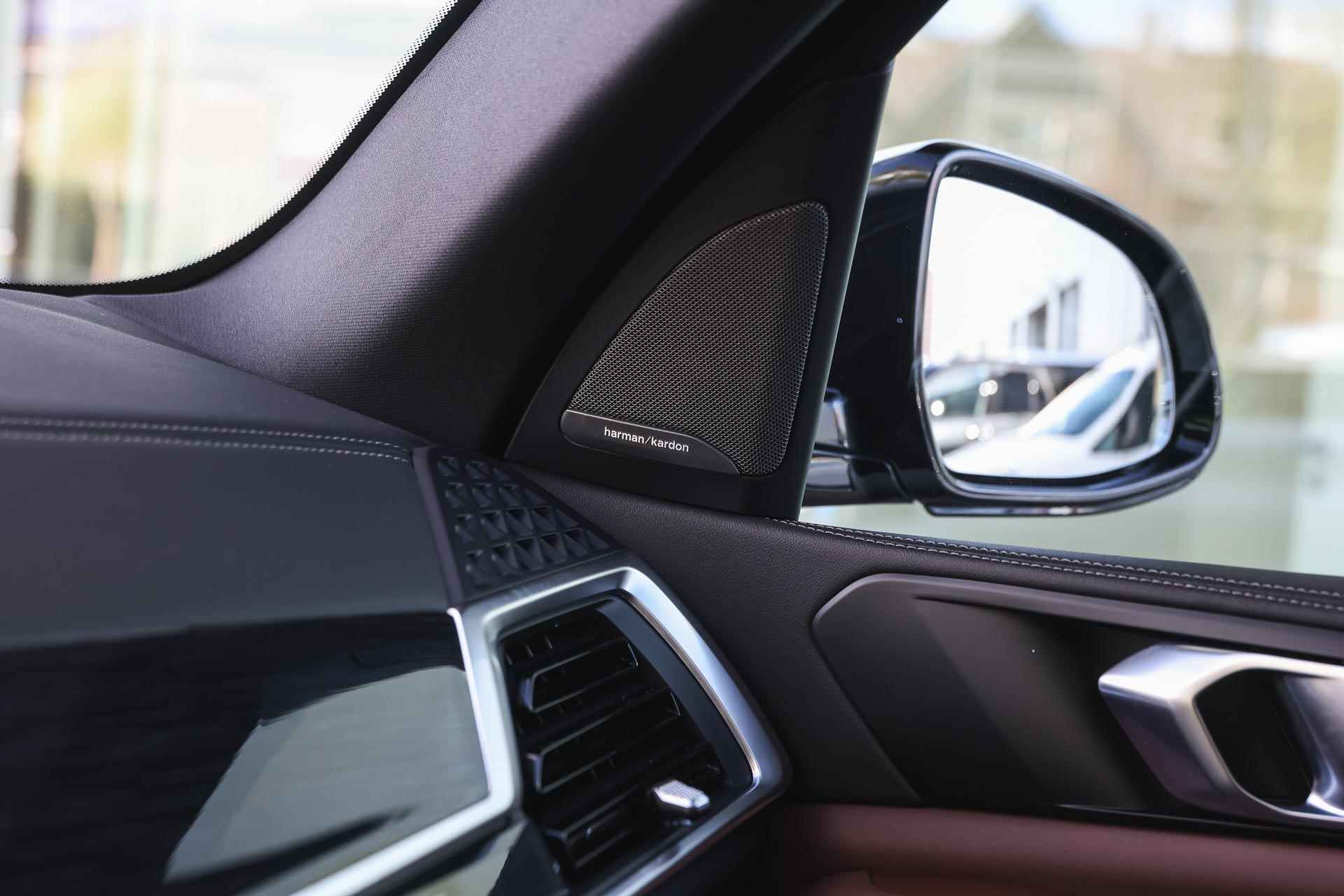 BMW X5 xDrive50e High Executive M Sport Automaat / Panoramadak / Adaptieve LED / Harman Kardon / Soft close / Live Cockpit Professional / Parking Assistant Professional / Gesture Control - 35/45