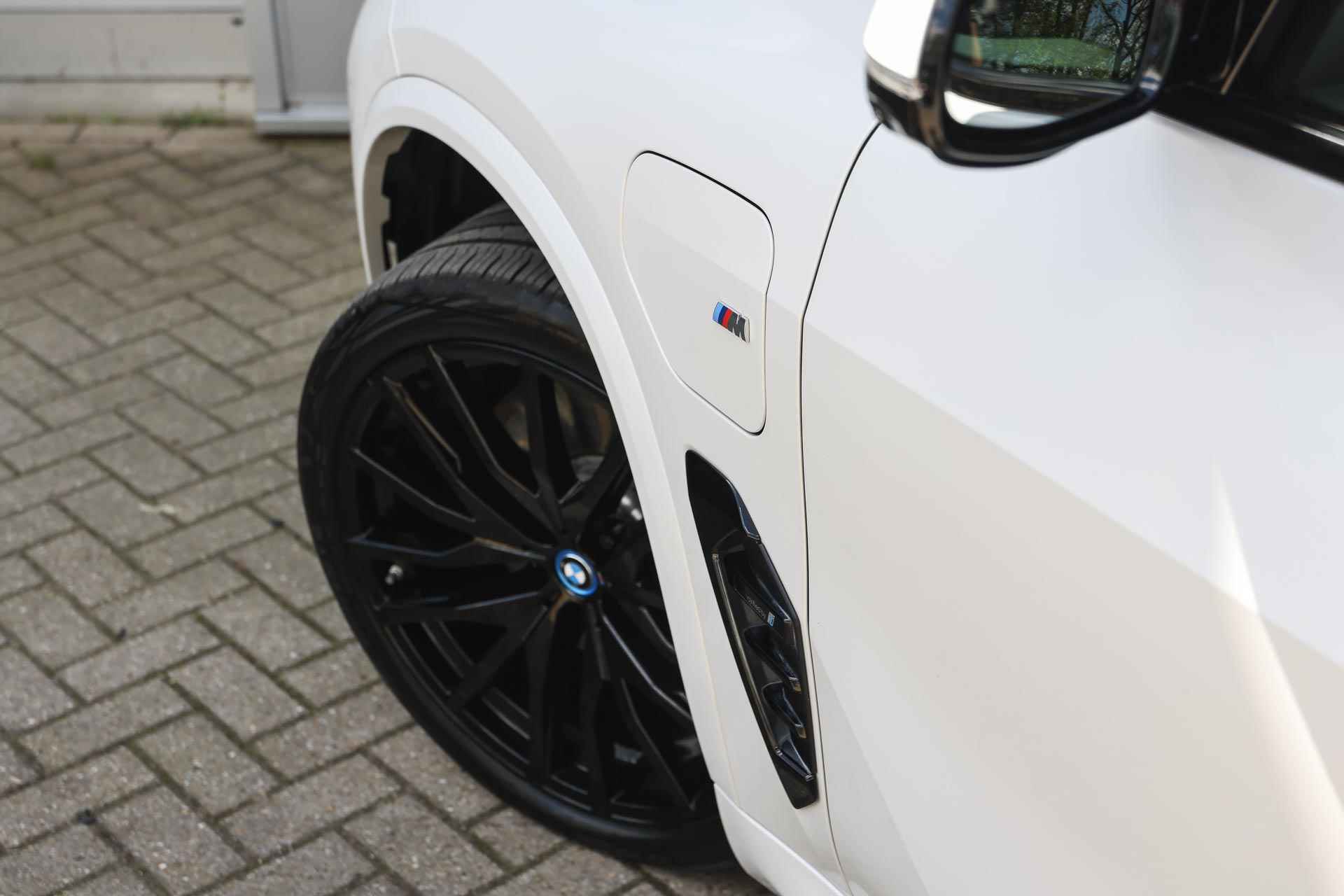 BMW X5 xDrive50e High Executive M Sport Automaat / Panoramadak / Adaptieve LED / Harman Kardon / Soft close / Live Cockpit Professional / Parking Assistant Professional / Gesture Control - 43/45