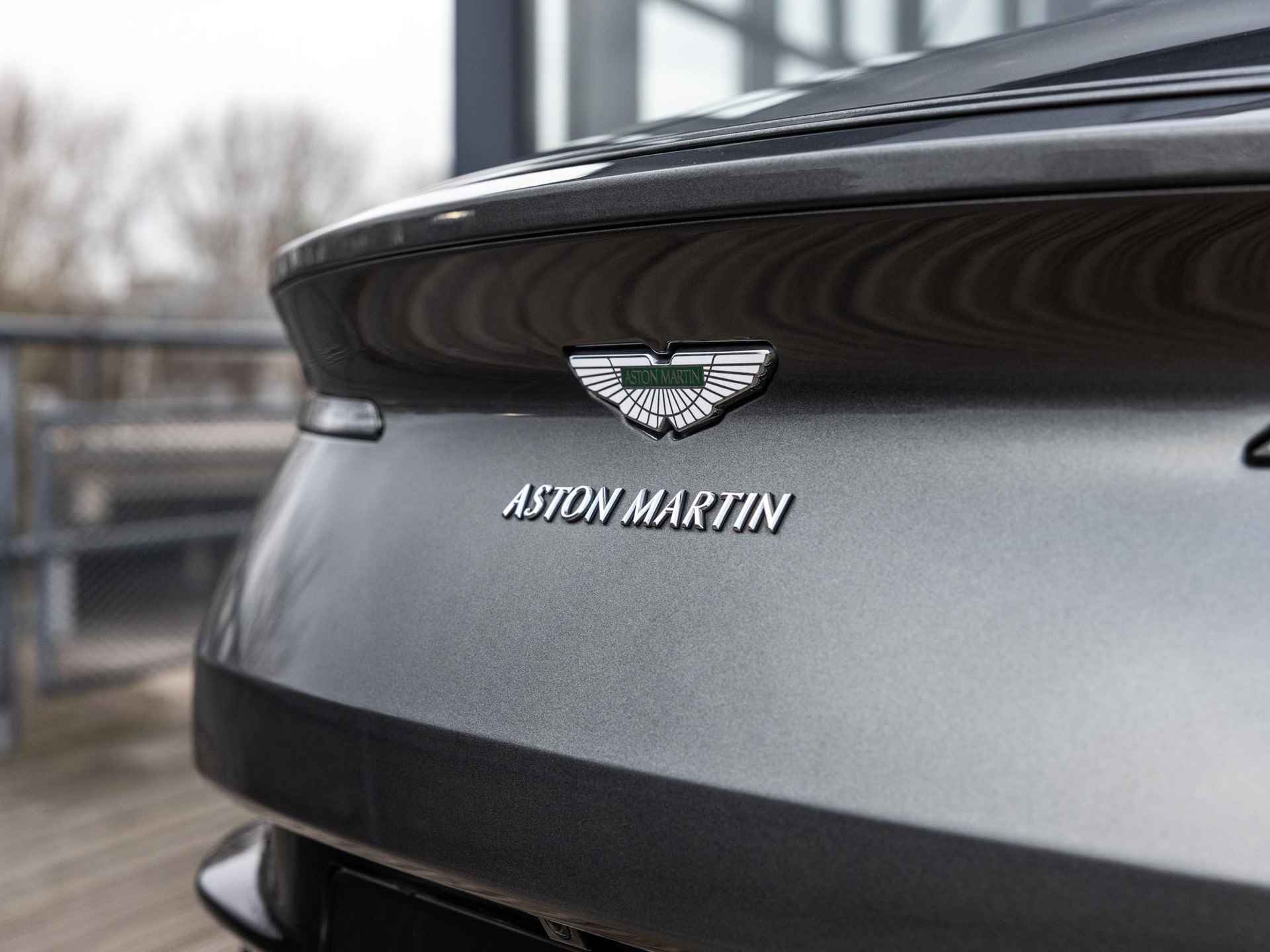 Aston Martin DB11 4.0 V8 | 1E EIGENAAR | BTW AUTO | VOLLEDIG ASTON MARTIN DEALER ONDERHOUDEN | LAATSTE SERVICEBEURT 12-2023 BIJ 65245 KM | STOELVENTILATIE | 360 CAMERA | - 53/58