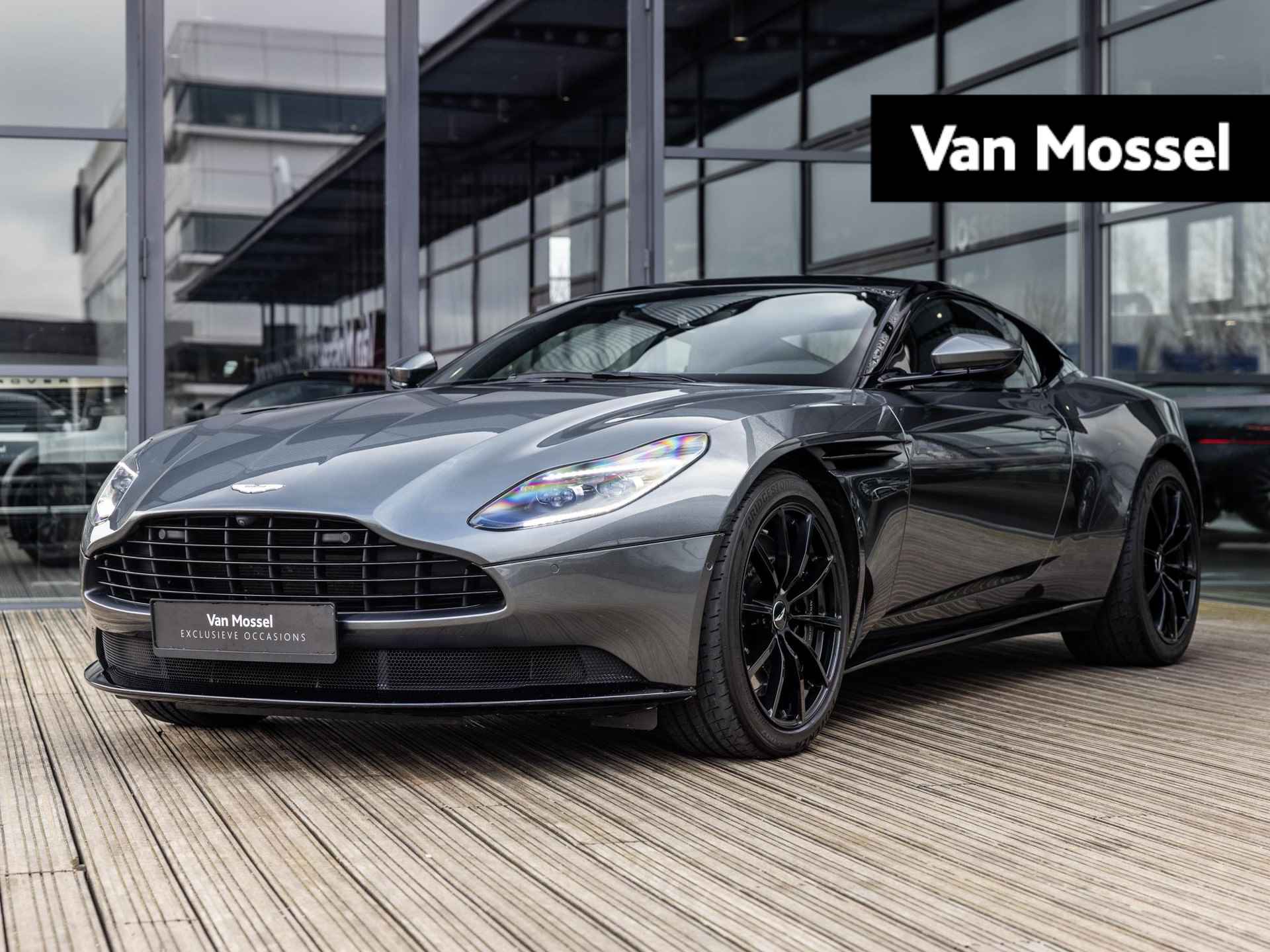 Aston Martin DB11