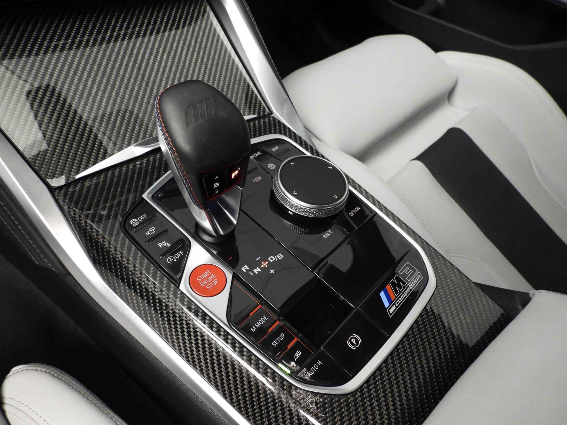 BMW M3 Sedan xDrive Competition Laserlicht / Leder / HUD / Keyles go / Stoelverwarming / Keramische remmen / DAB / Harman-kardon sound / Alu 20 inch - 16/56