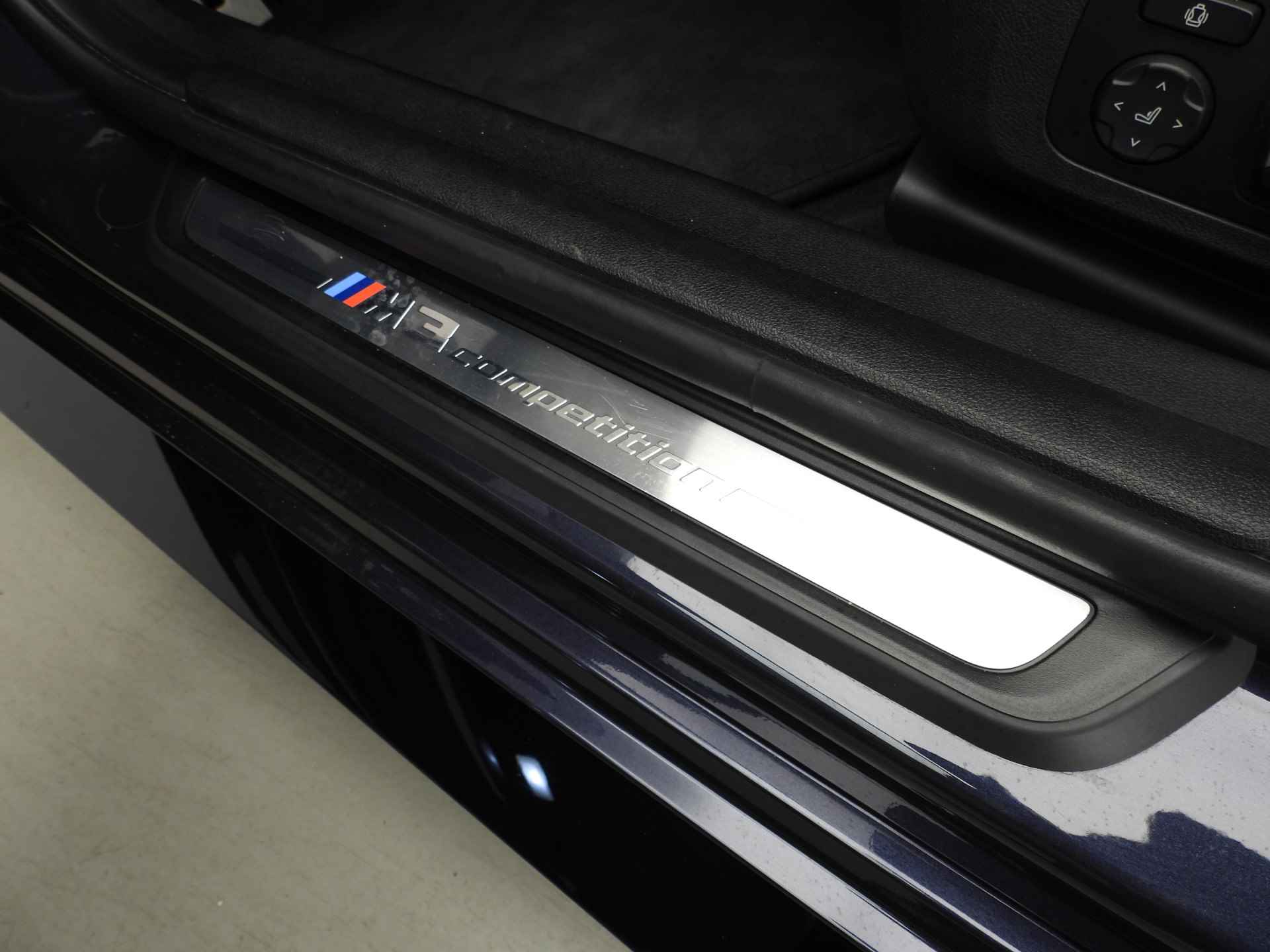 BMW M3 Sedan xDrive Competition Laserlicht / Leder / HUD / Keyles go / Stoelverwarming / Keramische remmen / DAB / Harman-kardon sound / Alu 20 inch - 44/56