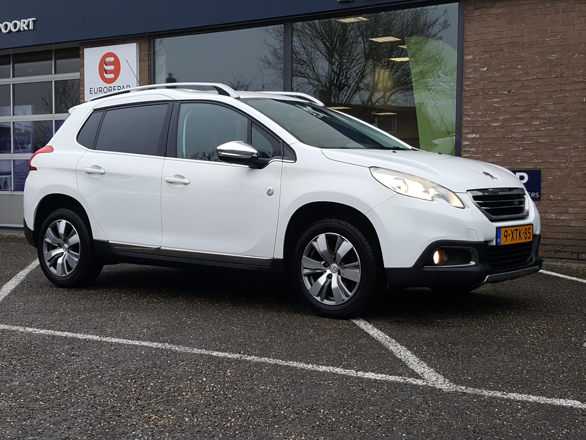 PEUGEOT 2008 1.2 PureTech 82pk Crossway TREKHAAK | Navigatie | Cruise & Climate control | Parkeersensoren | Bluetooth | LM-velgen