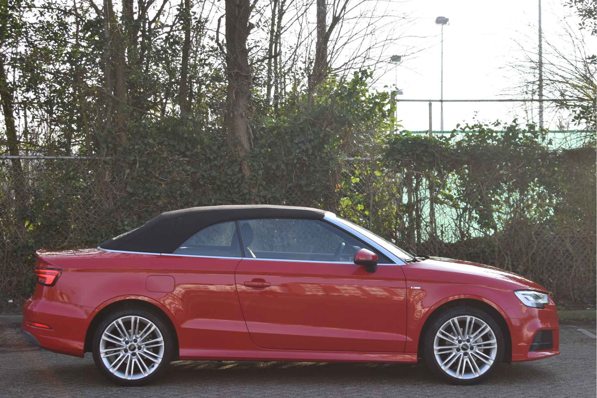 Audi A3 Cabriolet 35 TFSI CoD Sport S Line Edition 3x S-Line | Keyless | Leder / Alcantara | Stoelverwarming | Navi | Full LED | 3D knipperlichten | LM-Velgen - 24/59