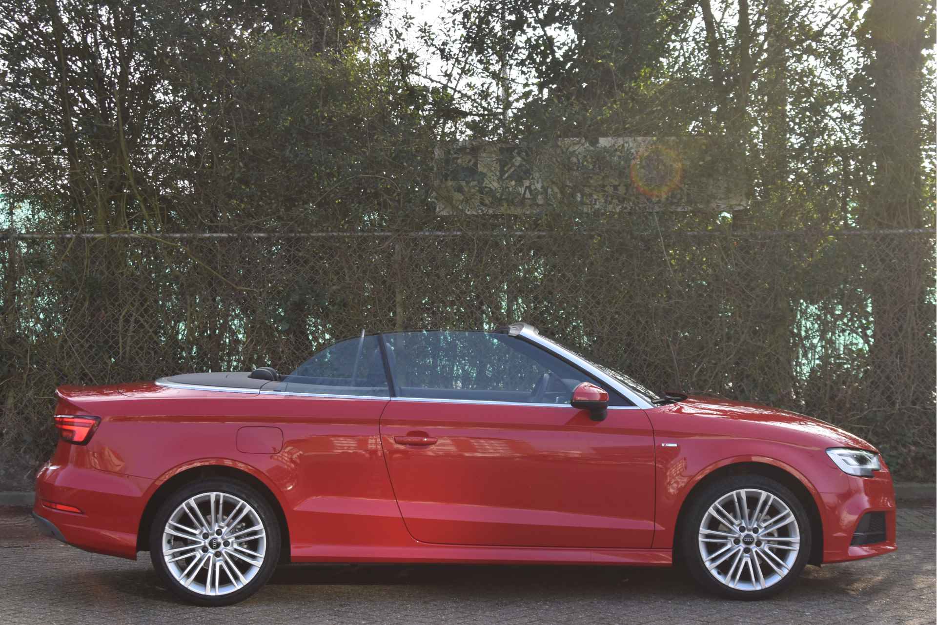 Audi A3 Cabriolet 35 TFSI CoD Sport S Line Edition 3x S-Line | Keyless | Leder / Alcantara | Stoelverwarming | Navi | Full LED | 3D knipperlichten | LM-Velgen - 28/59