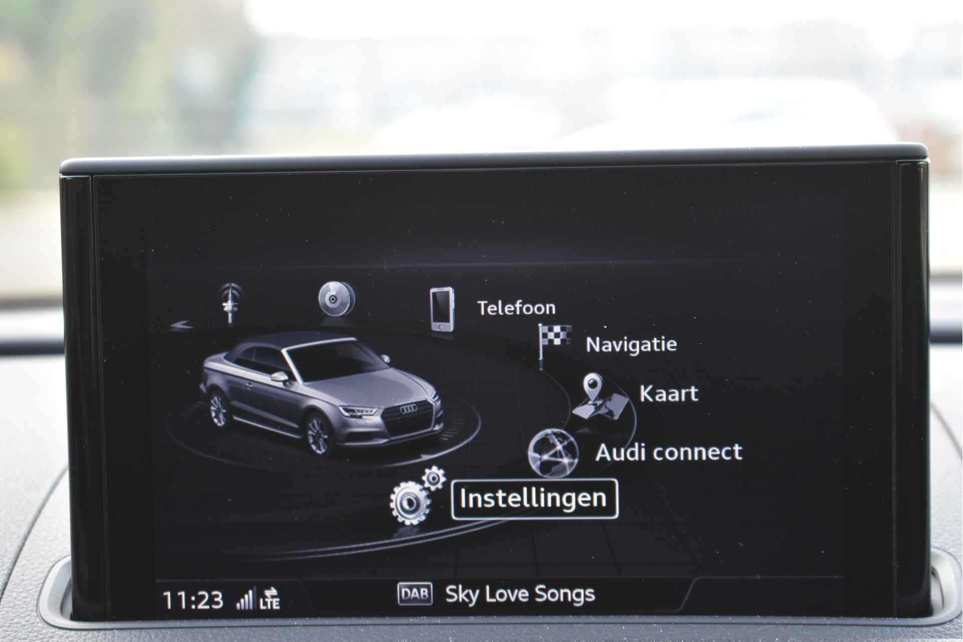 Audi A3 Cabriolet 35 TFSI CoD Sport S Line Edition 3x S-Line | Keyless | Leder / Alcantara | Stoelverwarming | Navi | Full LED | 3D knipperlichten | LM-Velgen - 50/59