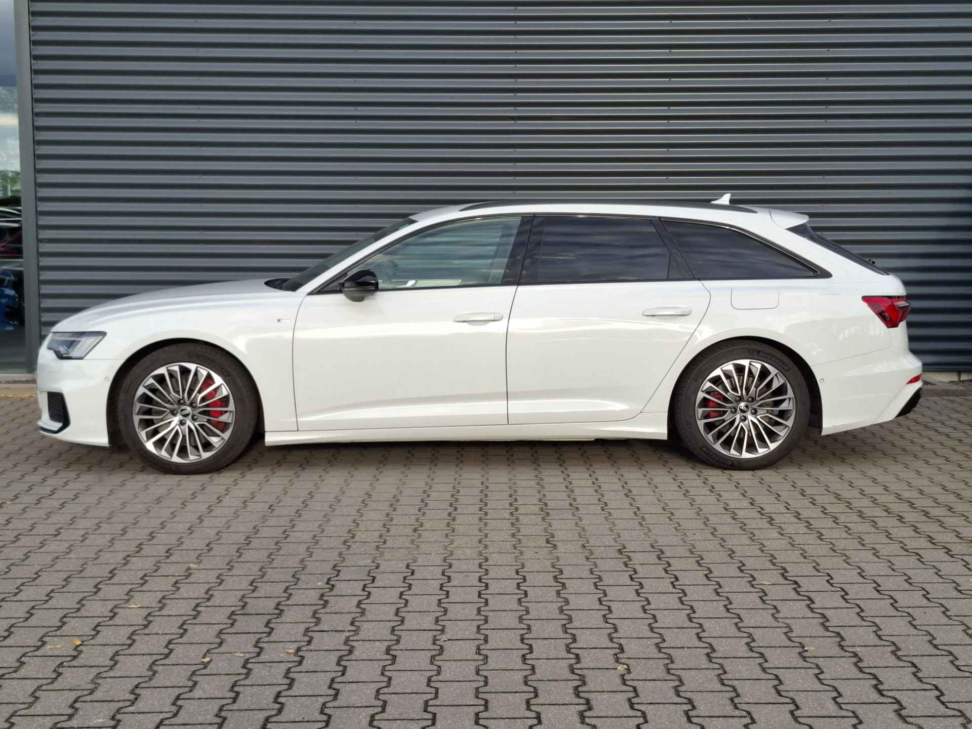 Audi A6 Avant 55 TFSI e Quattro Competition Plug in Hybrid 367pk PHEV | Adaptive Cruise | Trekhaak af Fabriek | Sportstoelen Verwarmd | Navigatie Plus | Apple Carplay | - 3/22