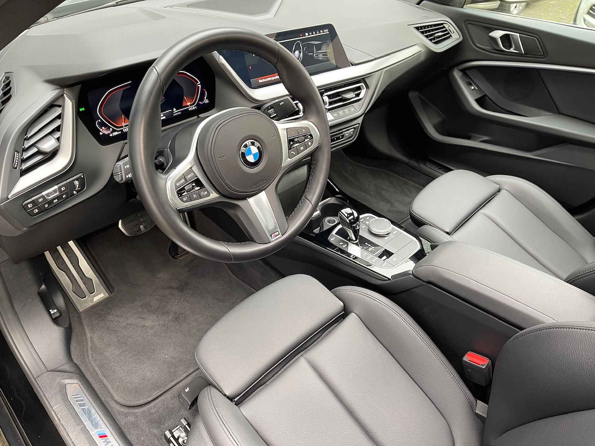 BMW 2-Serie Gran Coupé (f44) 218i 136pk Automaat M Sport Edition | Glazen Panoramadak Schuifkantel |  Leer | Ambianceverlichting | LED Koplampen | Digitaal Dashboard | Carplay | - 4/48