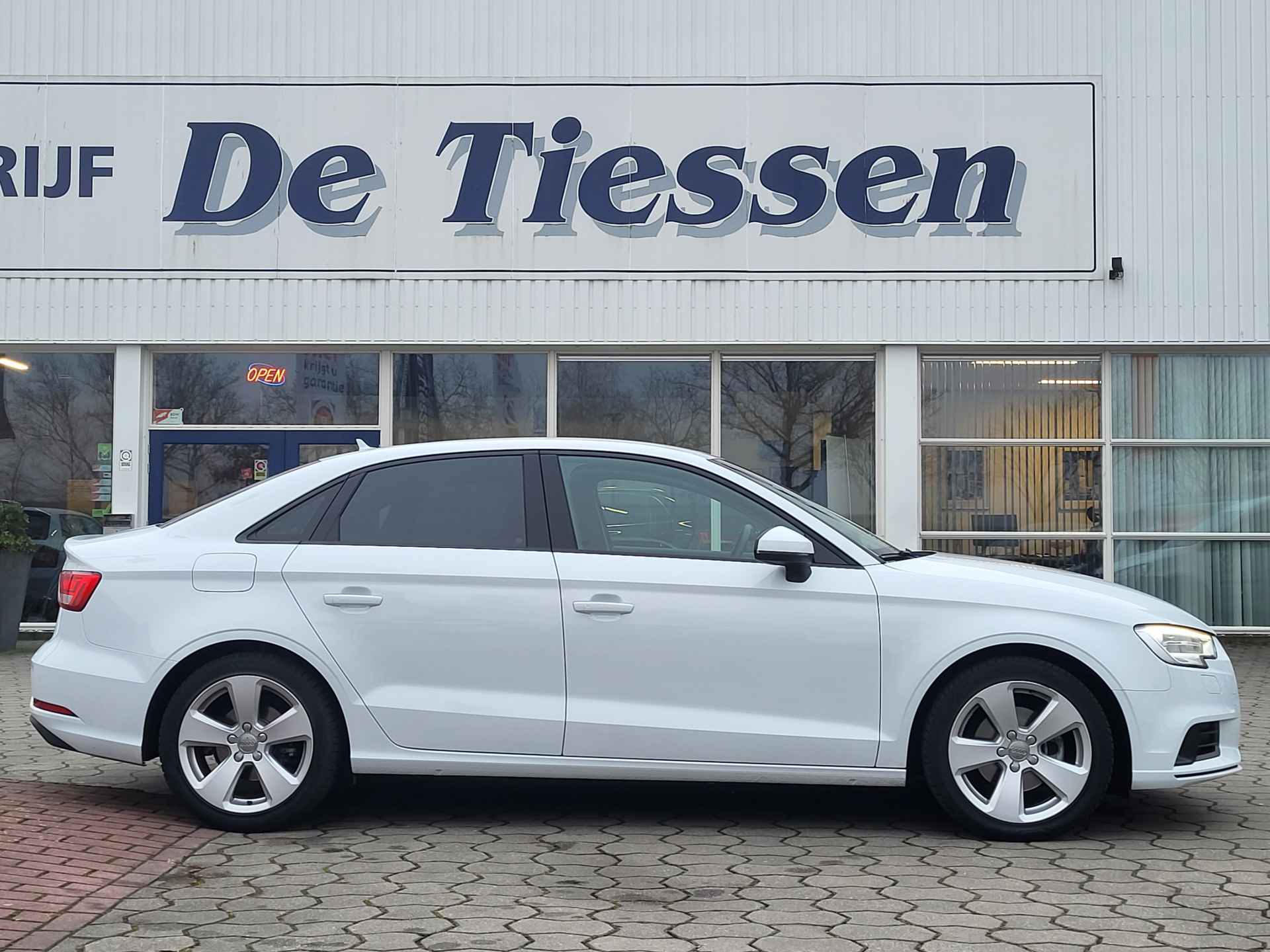 Audi A3 Limousine 1.5 TFSI 150PK CoD S-Tronic Design Pro Line Plus, Rijklaar met beurt & garantie! - 5/32