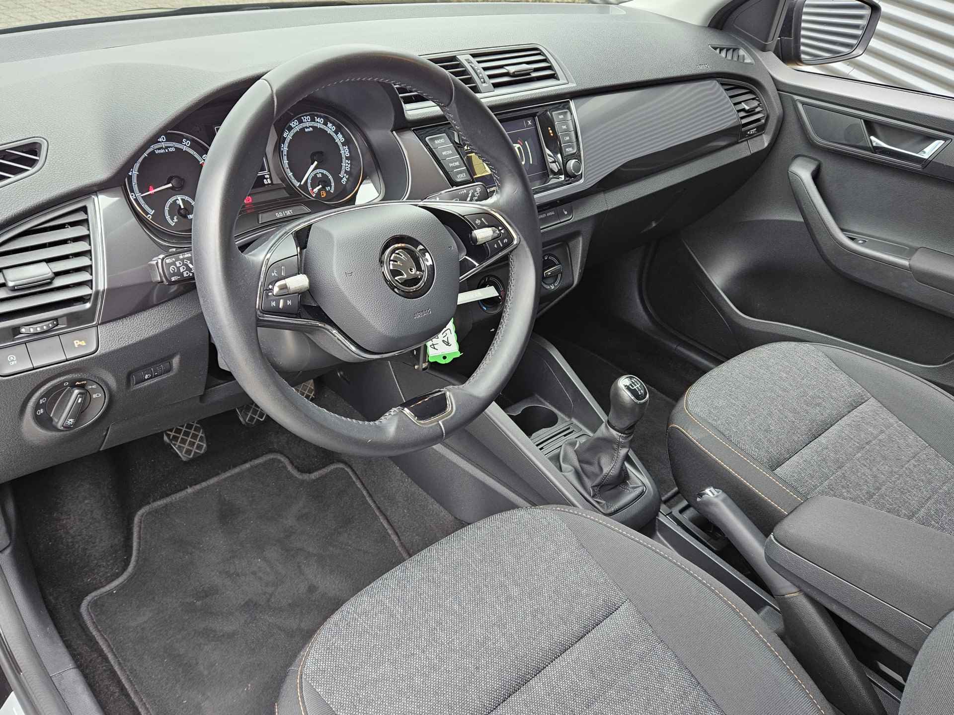Škoda Fabia Combi 1.0 TSI Business Edition Compact en toch veel Ruimte | Navigatie | Camera | Parkeersensoren voor en achter | Wat een leuke en Complete Stationwagon !! - 8/38