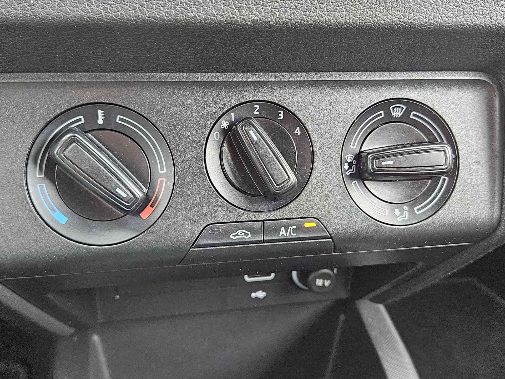 Škoda Fabia Combi 1.0 TSI Business Edition Compact en toch veel Ruimte | Navigatie | Camera | Parkeersensoren voor en achter | Wat een leuke en Complete Stationwagon !! - 26/38
