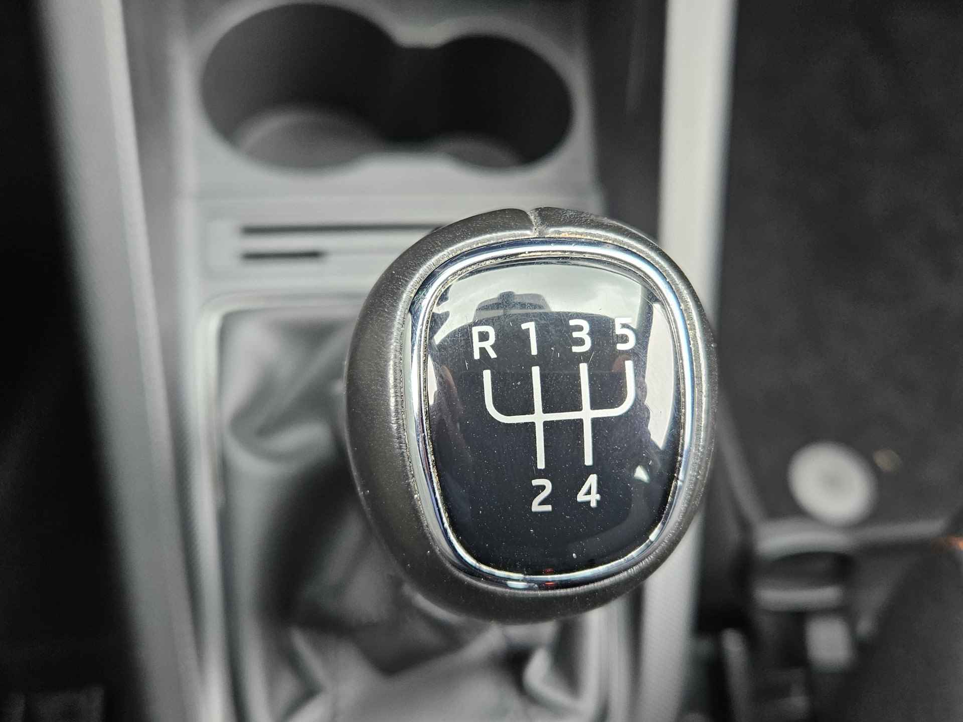 Škoda Fabia Combi 1.0 TSI Business Edition Compact en toch veel Ruimte | Navigatie | Camera | Parkeersensoren voor en achter | Wat een leuke en Complete Stationwagon !! - 28/38