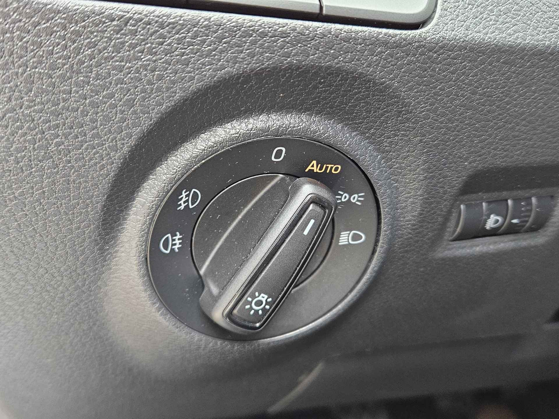 Škoda Fabia Combi 1.0 TSI Business Edition Compact en toch veel Ruimte | Navigatie | Camera | Parkeersensoren voor en achter | Wat een leuke en Complete Stationwagon !! - 31/38