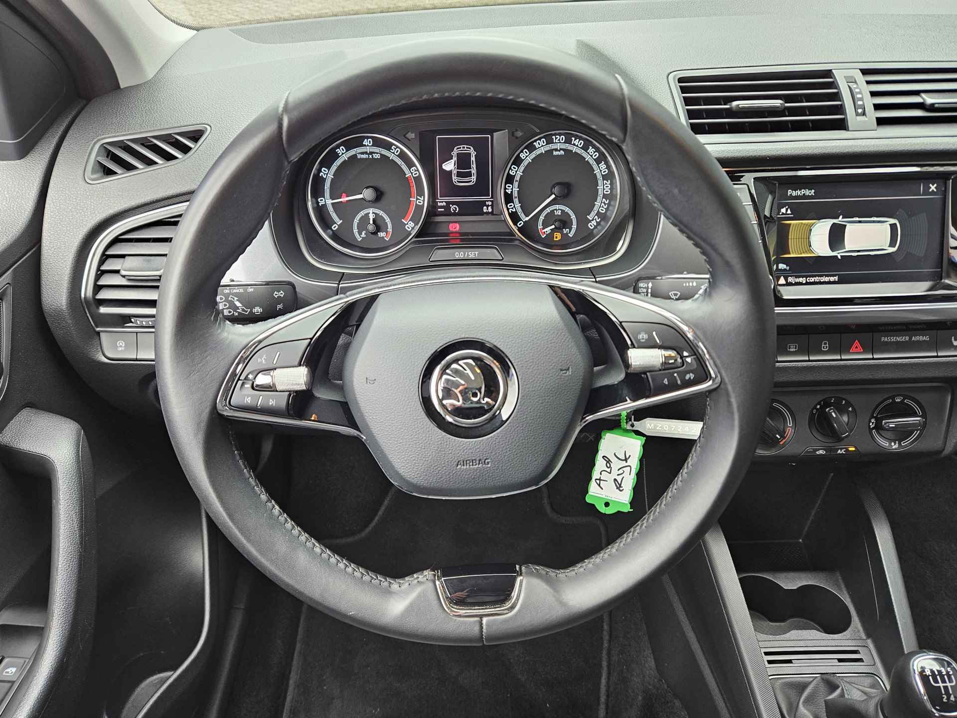 Škoda Fabia Combi 1.0 TSI Business Edition Compact en toch veel Ruimte | Navigatie | Camera | Parkeersensoren voor en achter | Wat een leuke en Complete Stationwagon !! - 34/38