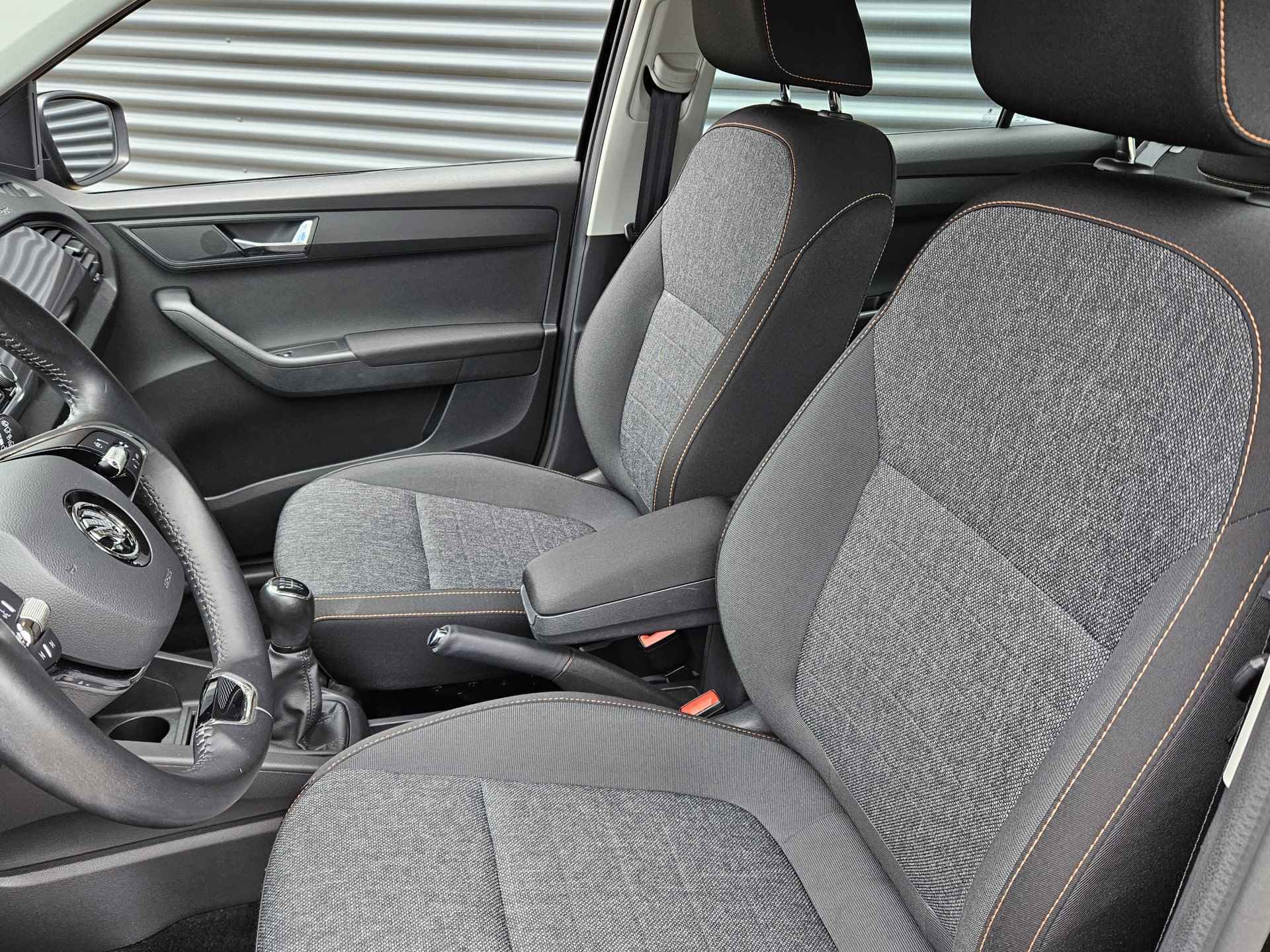 Škoda Fabia Combi 1.0 TSI Business Edition Compact en toch veel Ruimte | Navigatie | Camera | Parkeersensoren voor en achter | Wat een leuke en Complete Stationwagon !! - 37/38
