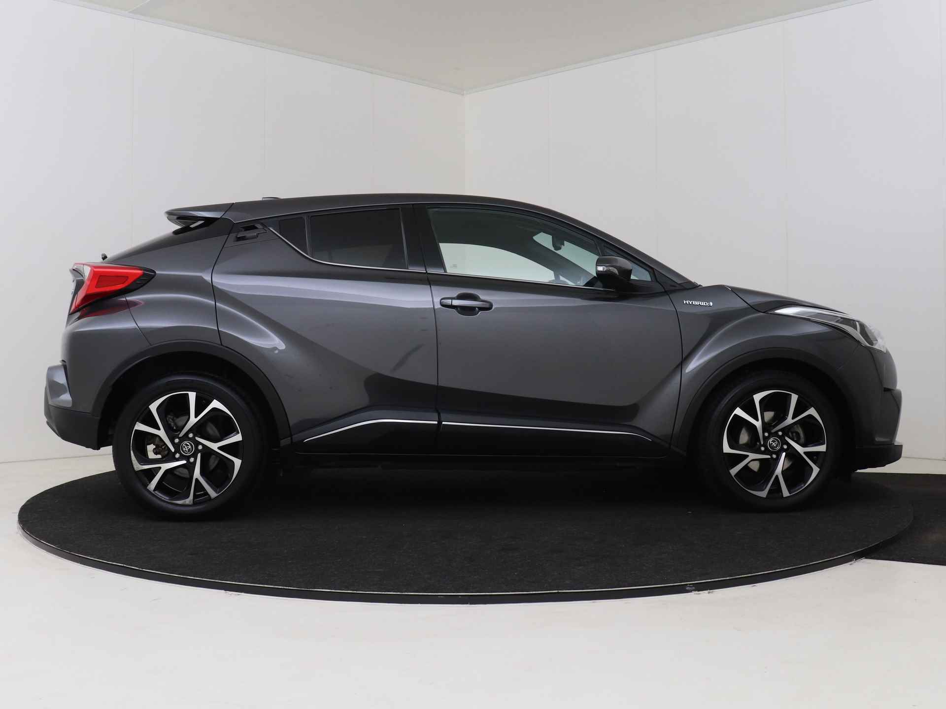 Toyota C-HR 1.8 Hybrid Dynamic I Navigatie I Climate Control I Cruise Control I Camera I LM Velgen I USB I Stoelverwarming Voor I Keyless Entry/Start I LOUWMAN Onderhouden I - 16/47