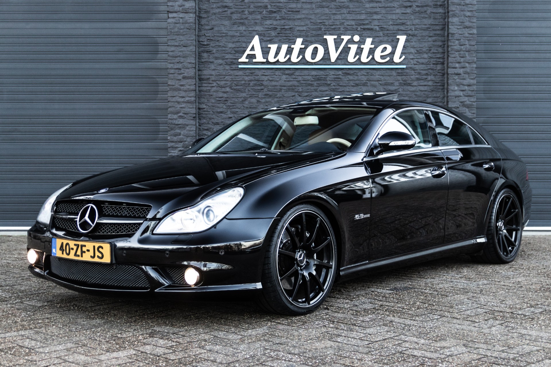 Mercedes-Benz CLS-Klasse AMG 63 | 514PK | Origineel NL | NAP | Youngtimer | Schuifdak | Stoelclima | Harman Kardon | Alcantara hemel | Airmatic | Full Op