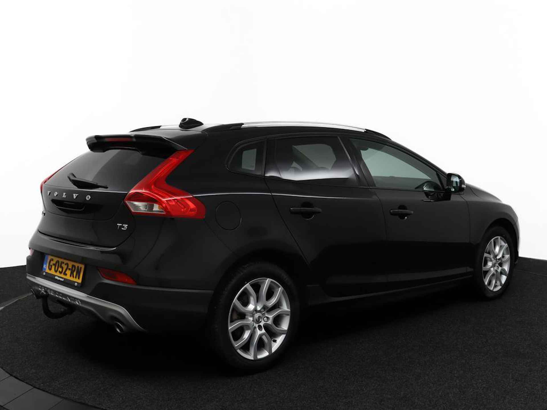 Volvo V40 Cross Country 1.5 T3 Polar+ Luxury | Trekhaak | Leder | Stoelverwarming | Panoramadak | Achteruitrijcamera | OnCall - 2/54