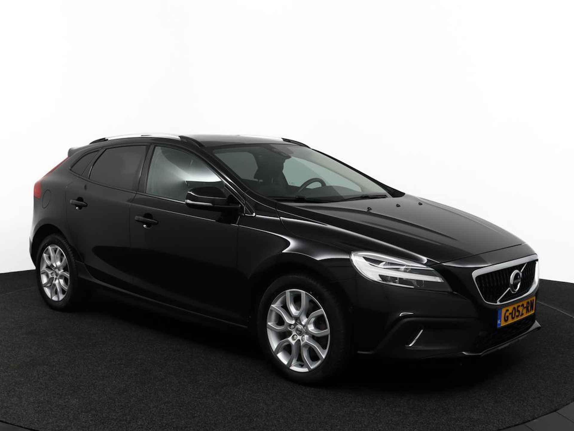 Volvo V40 Cross Country 1.5 T3 Polar+ Luxury | Trekhaak | Leder | Stoelverwarming | Panoramadak | Achteruitrijcamera | OnCall - 14/54