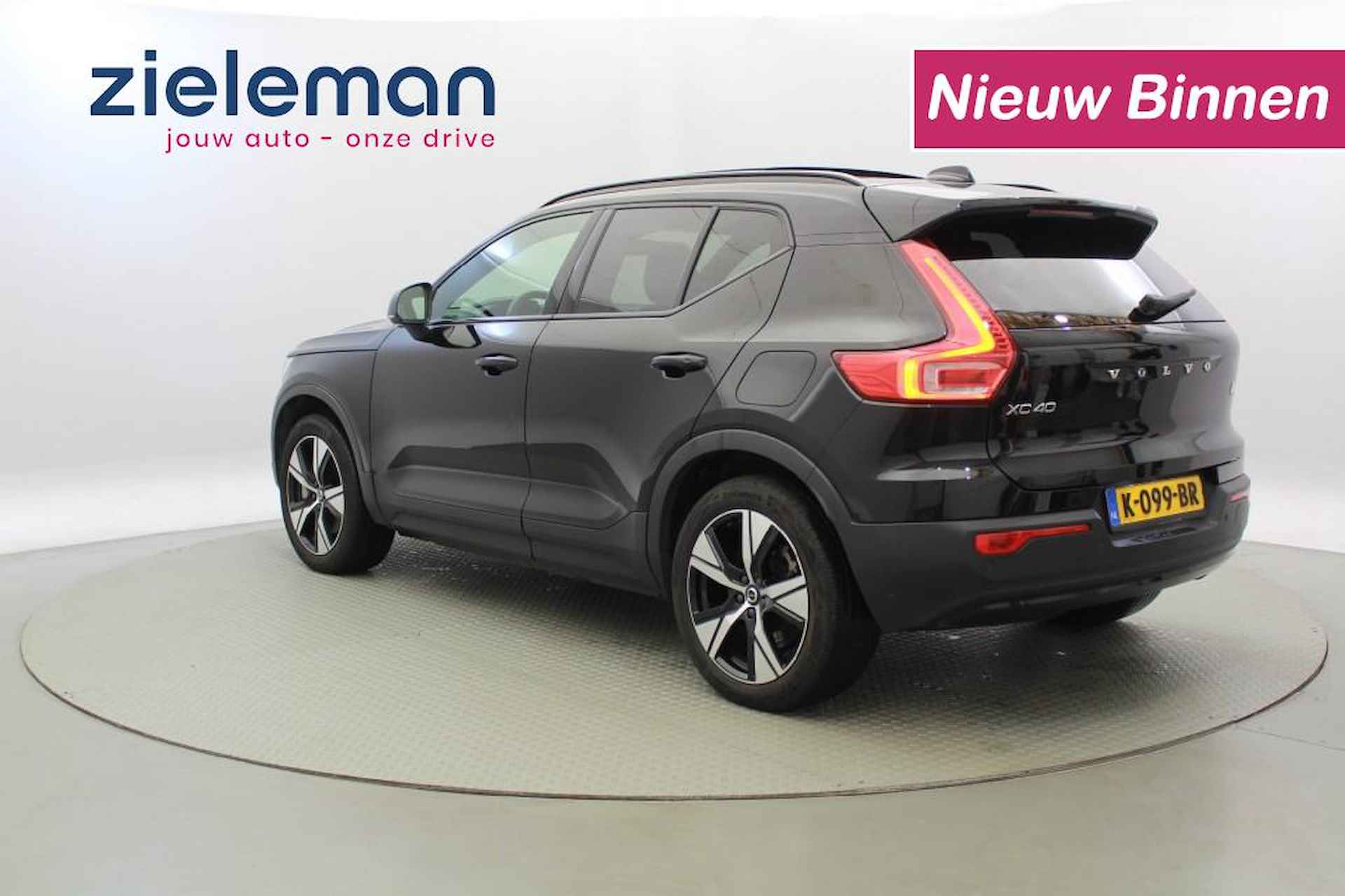 VOLVO Xc40 Recharge P8 AWD R-Design BlackLine - Panorama, Leer, Stoelverw. - 3/32