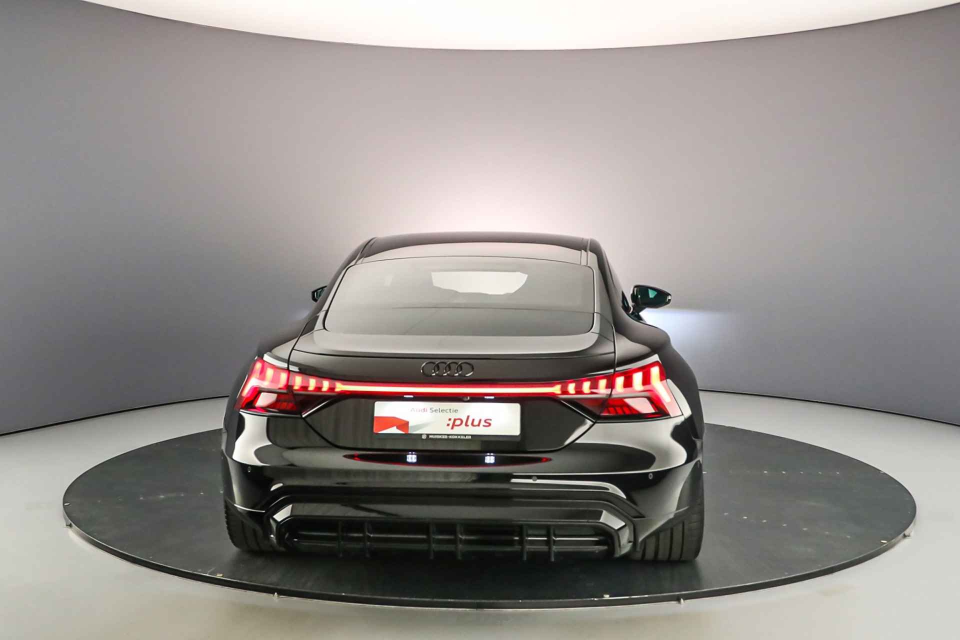 Audi e-tron GT 476pk | B&O | Head Up | 21 inch | Matrix-Laser | Stoelventilatie/Massage | Sportstoel Pro | Carbid Remmen |  360cam | - 4/57