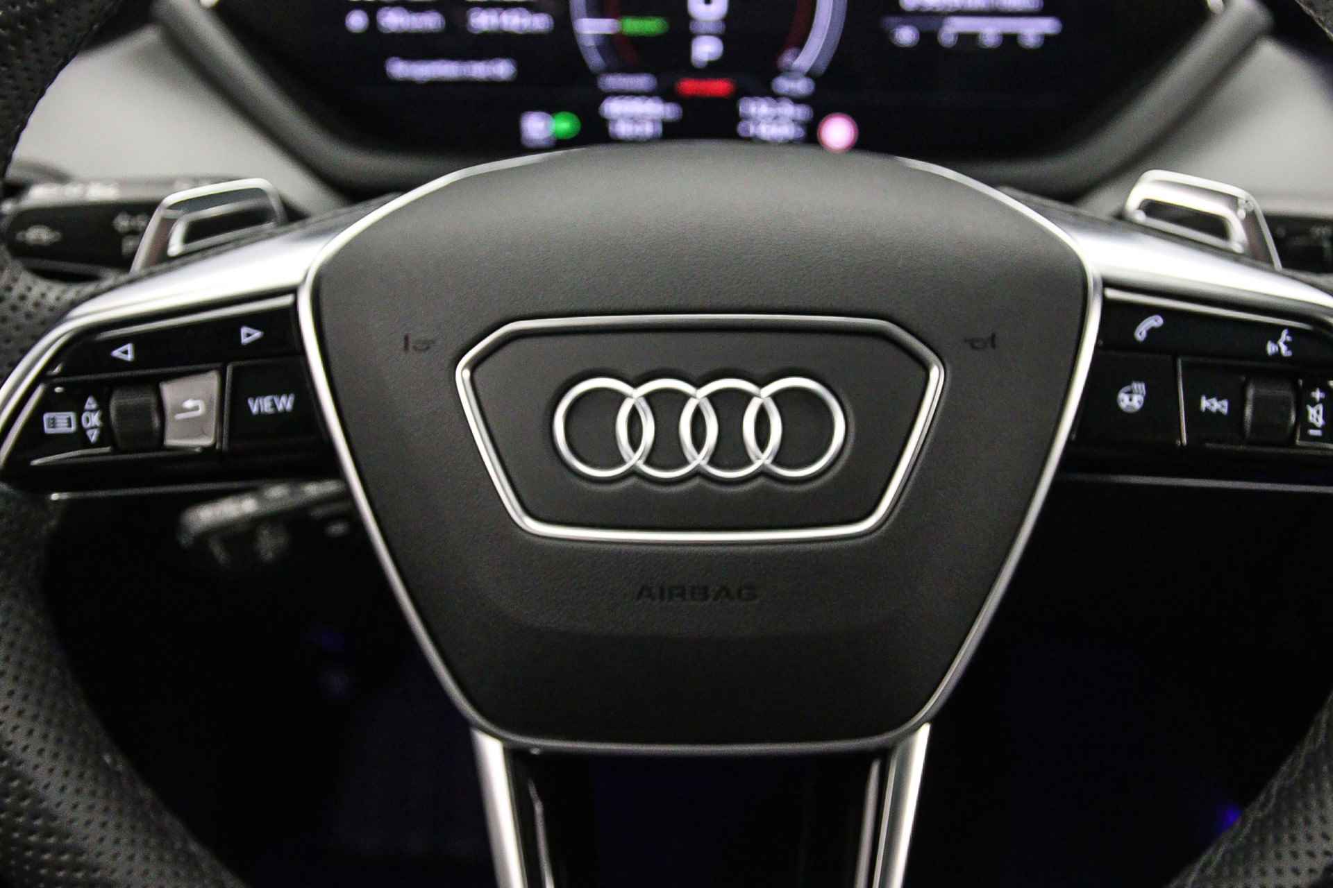 Audi e-tron GT 476pk | B&O | Head Up | 21 inch | Matrix-Laser | Stoelventilatie/Massage | Sportstoel Pro | Carbid Remmen |  360cam | - 13/57