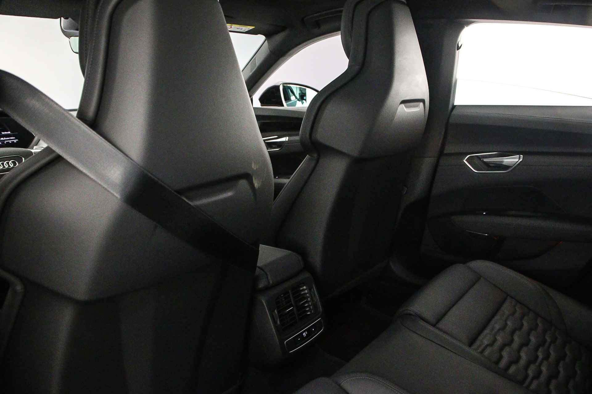 Audi e-tron GT 476pk | B&O | Head Up | 21 inch | Matrix-Laser | Stoelventilatie/Massage | Sportstoel Pro | Carbid Remmen |  360cam | - 47/57