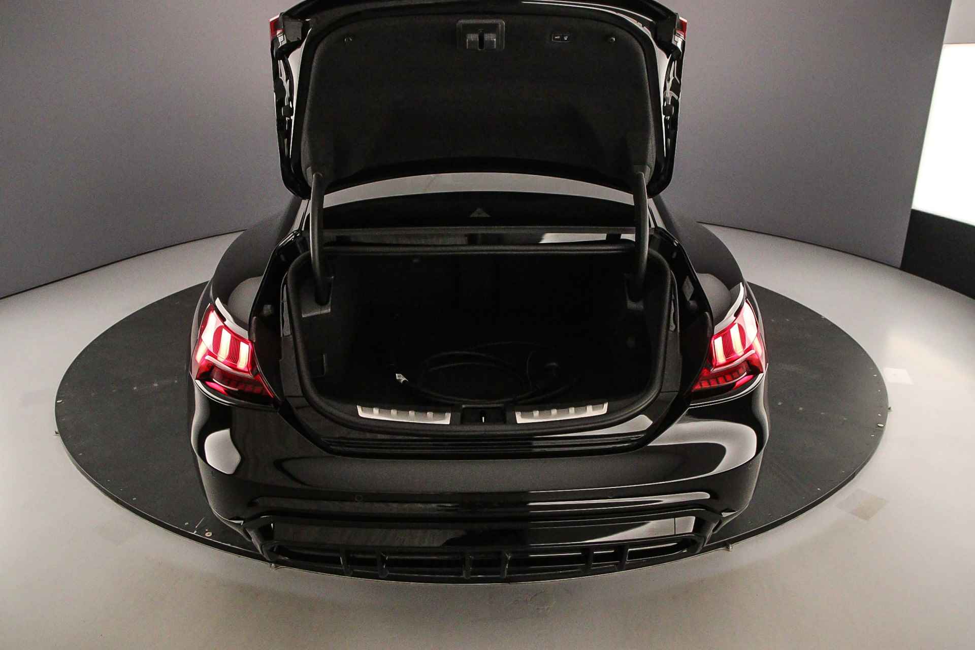 Audi e-tron GT 476pk | B&O | Head Up | 21 inch | Matrix-Laser | Stoelventilatie/Massage | Sportstoel Pro | Carbid Remmen |  360cam | - 50/57